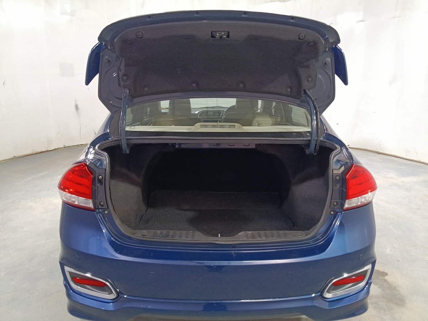 यूज़्ड 2019 मारुति सुजुकी सियाज़, Kochi Ernakulam 23 यूज़्ड 2019 मारुति सुजुकी सियाज़, Kochi Ernakulam 23