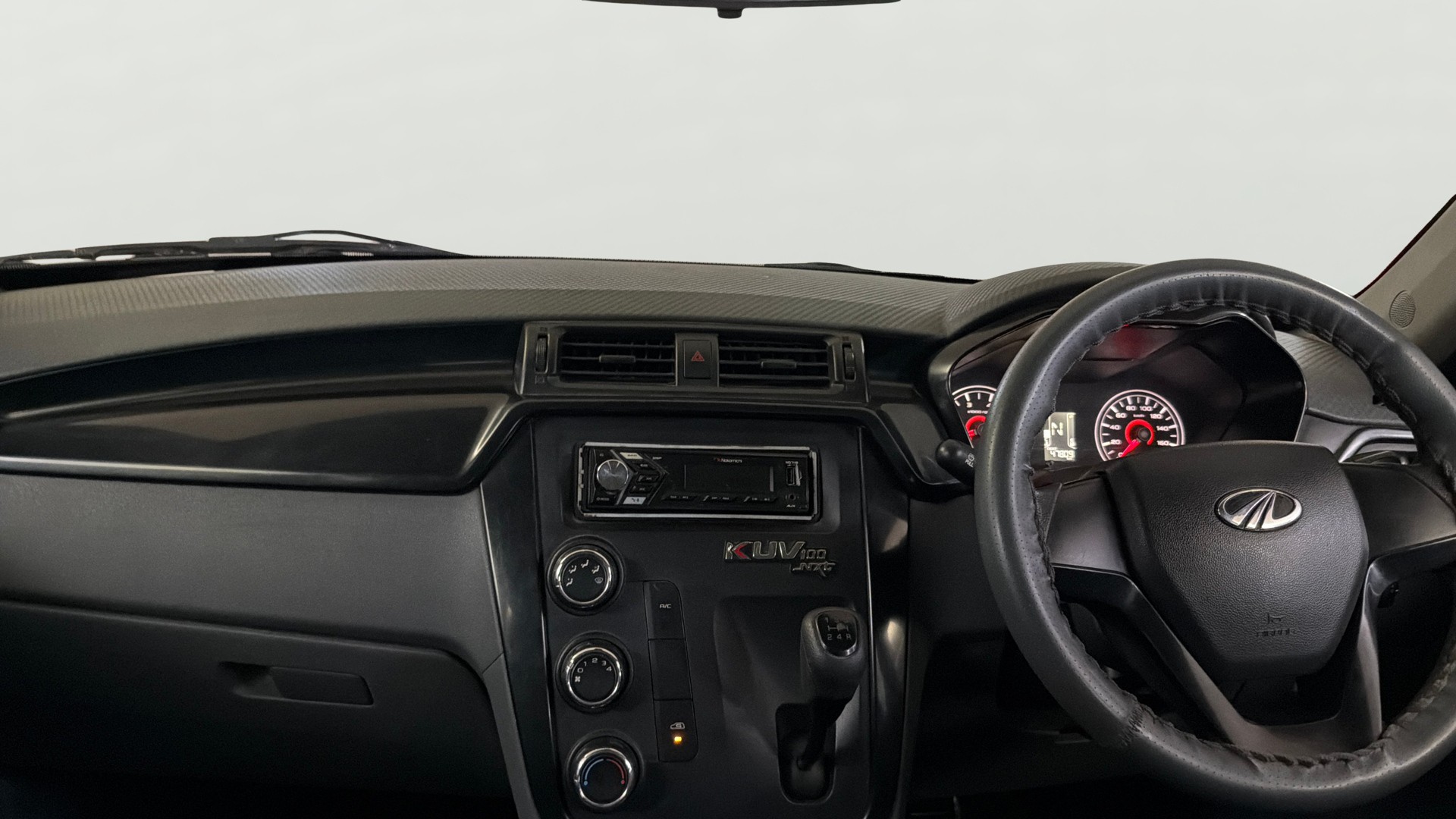 View 2019 Mahindra KUV100 K2 Petrol BS IV Image 17 Used 2019 Mahindra KUV100 K2 Petrol BS IV Image 17