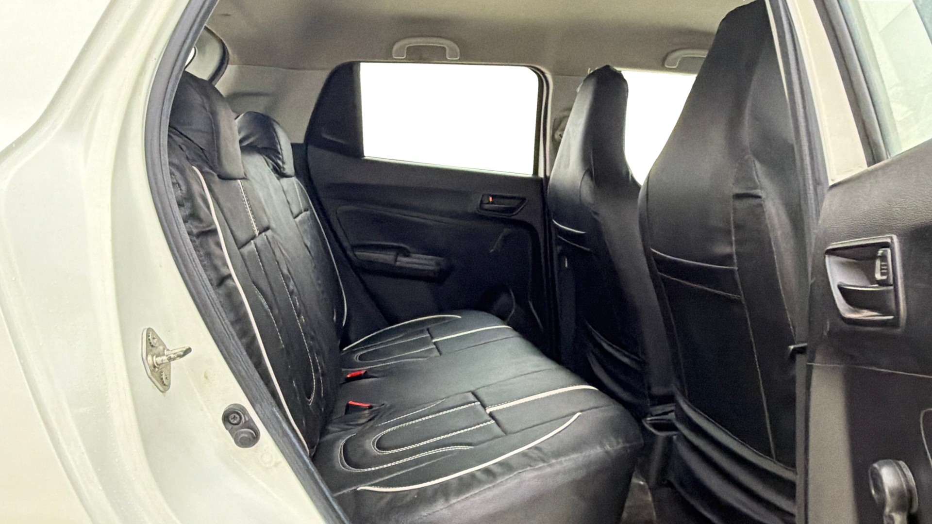 View 2020 Maruti Suzuki 1000 Base Variant Image 29 Used 2020 Maruti Suzuki 1000 Base Variant Image 29