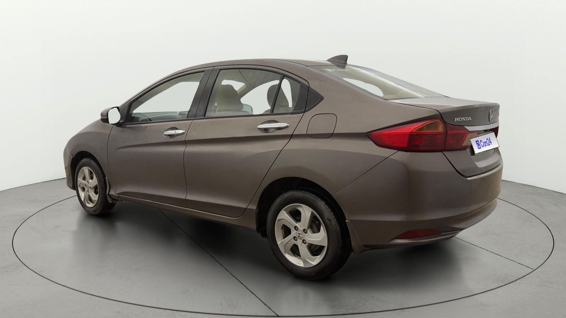 View 2015 Honda City ZX MT Diesel Anniversary Edition Image 2 Used 2015 Honda City ZX MT Diesel Anniversary Edition Image 2