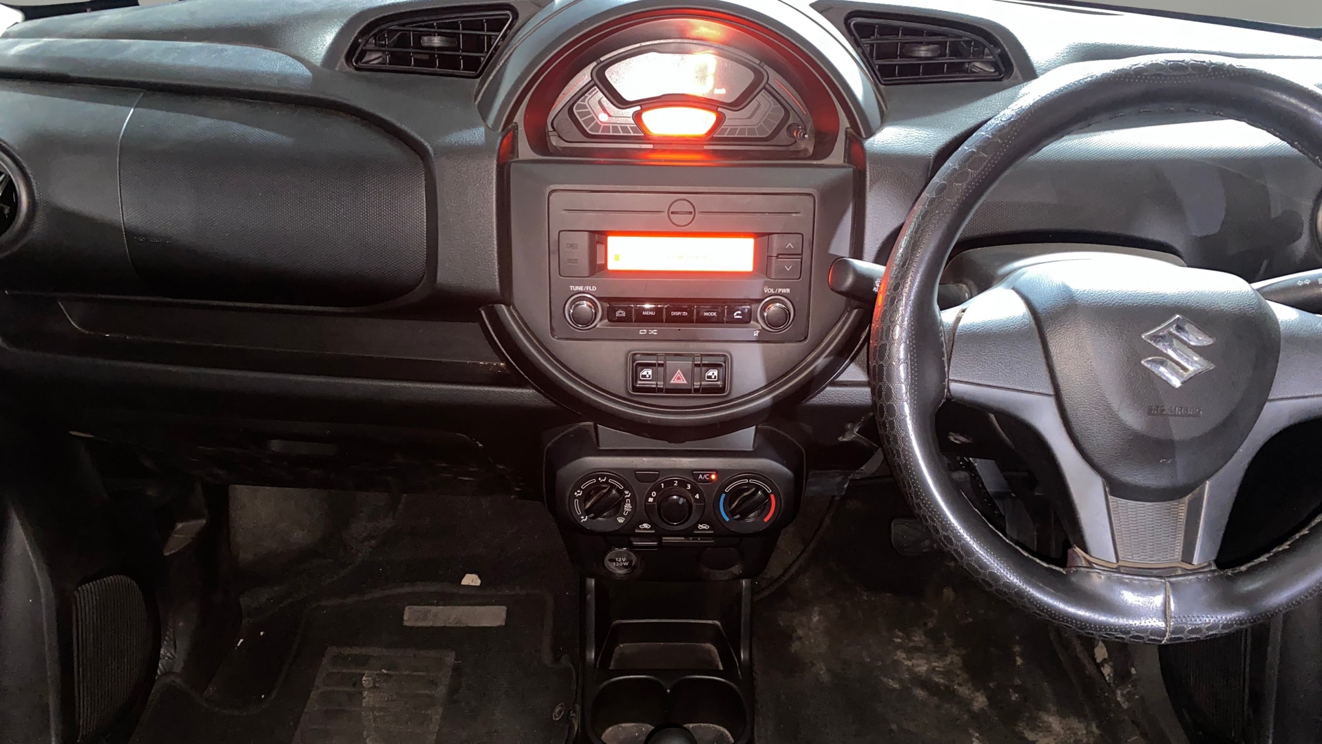 View 2022 Maruti Suzuki 1000 Base Variant Image 17 Used 2022 Maruti Suzuki 1000 Base Variant Image 17