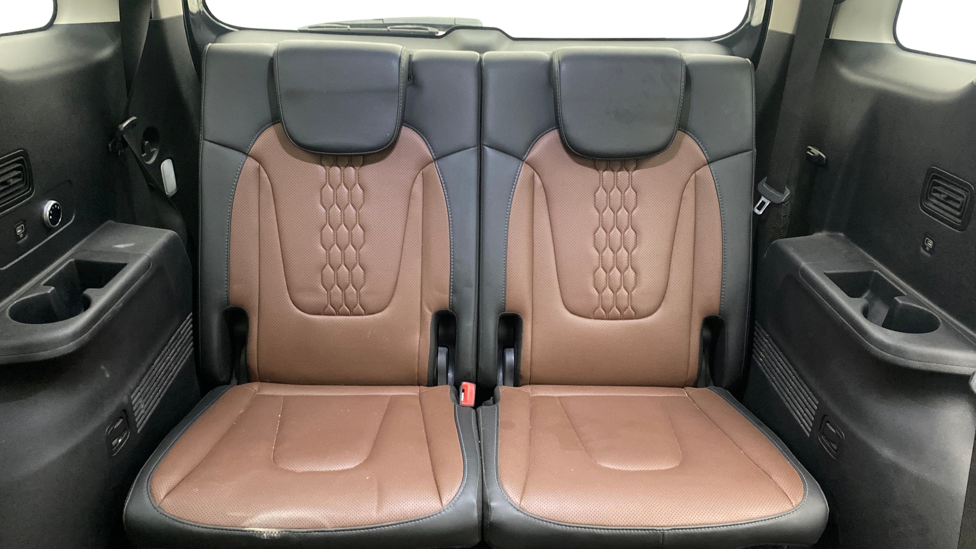 View 2022 Hyundai Alcazar Prestige 6 Seater MT Petrol Image 10 Used 2022 Hyundai Alcazar Prestige 6 Seater MT Petrol Image 10
