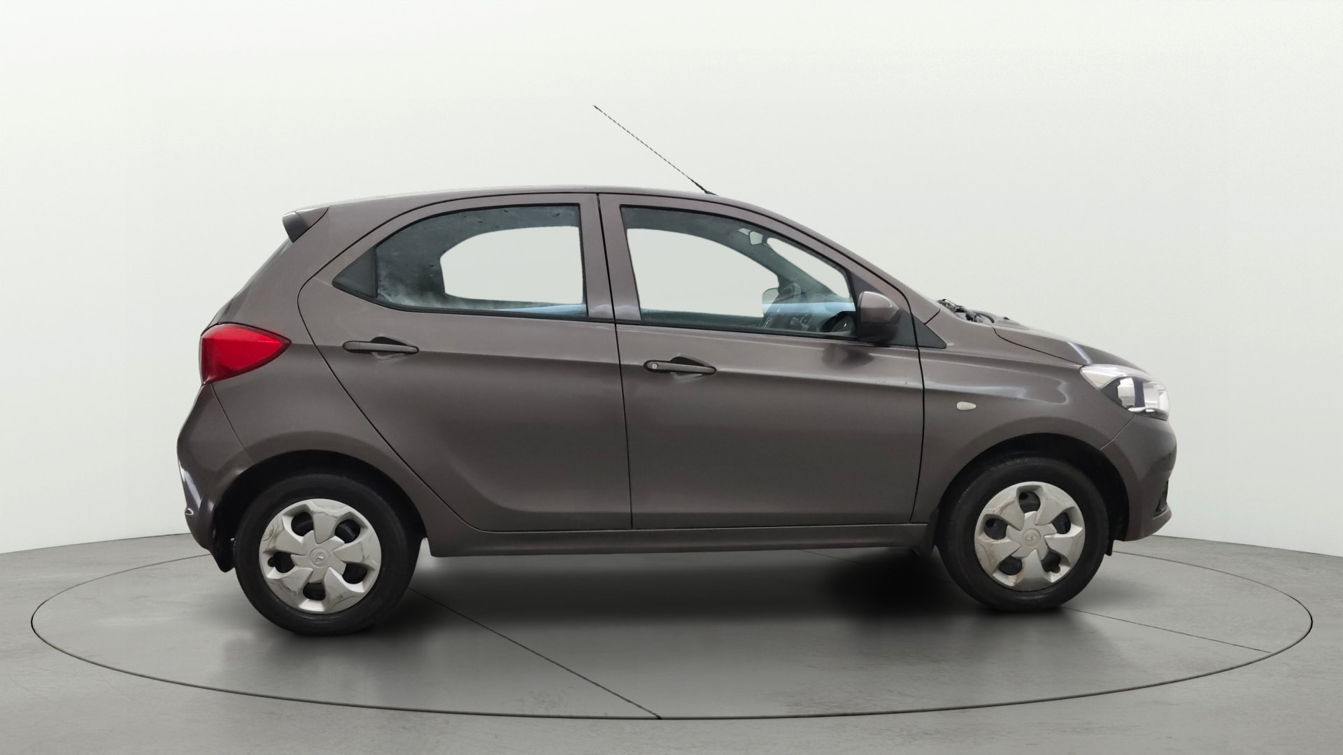 View 2018 Tata Tiago Revotorq XB Image 8 Used 2018 Tata Tiago Revotorq XB Image 8