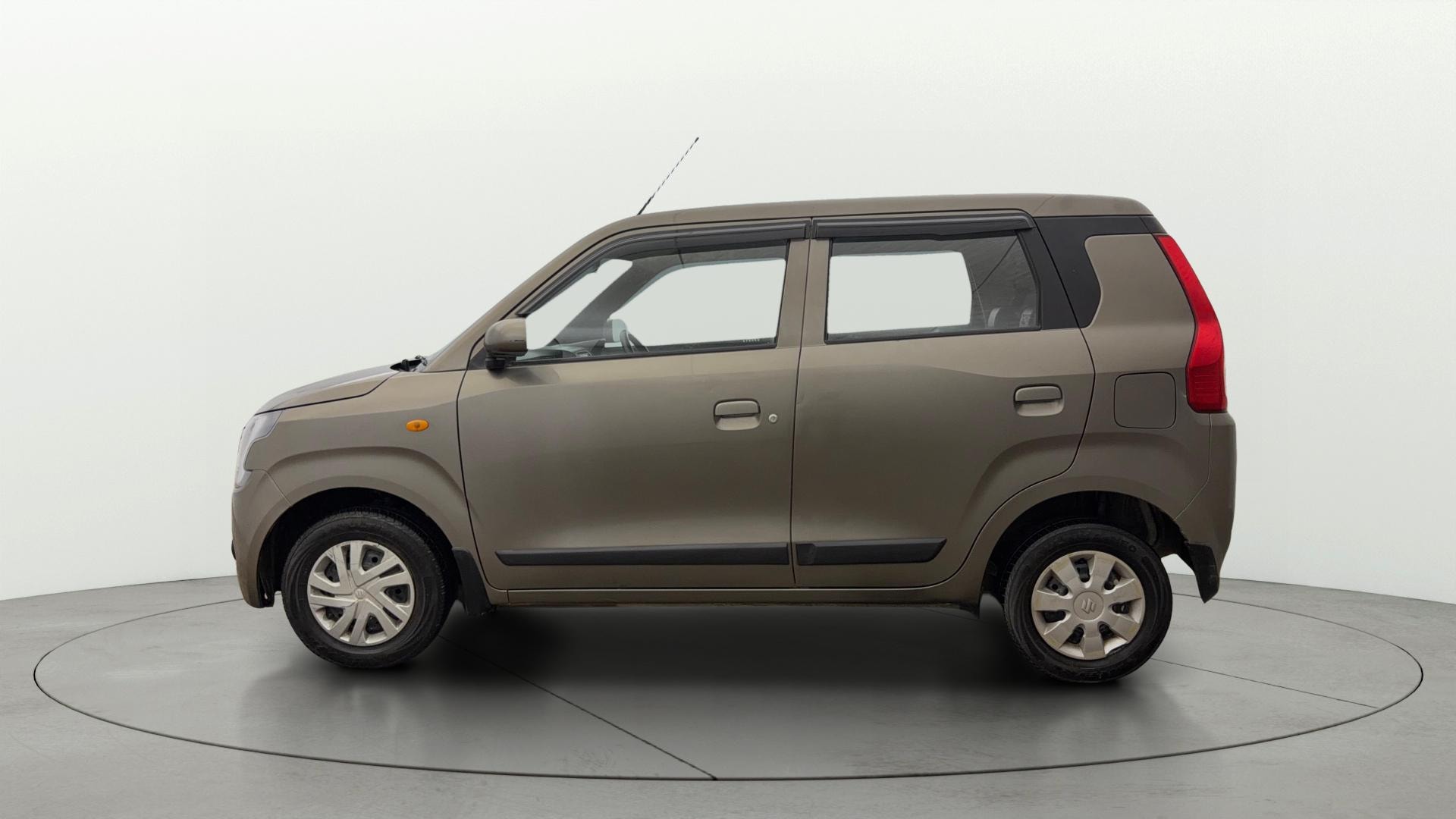 View 2022 Maruti Suzuki 1000 Base Variant Image 5 Used 2022 Maruti Suzuki 1000 Base Variant Image 5