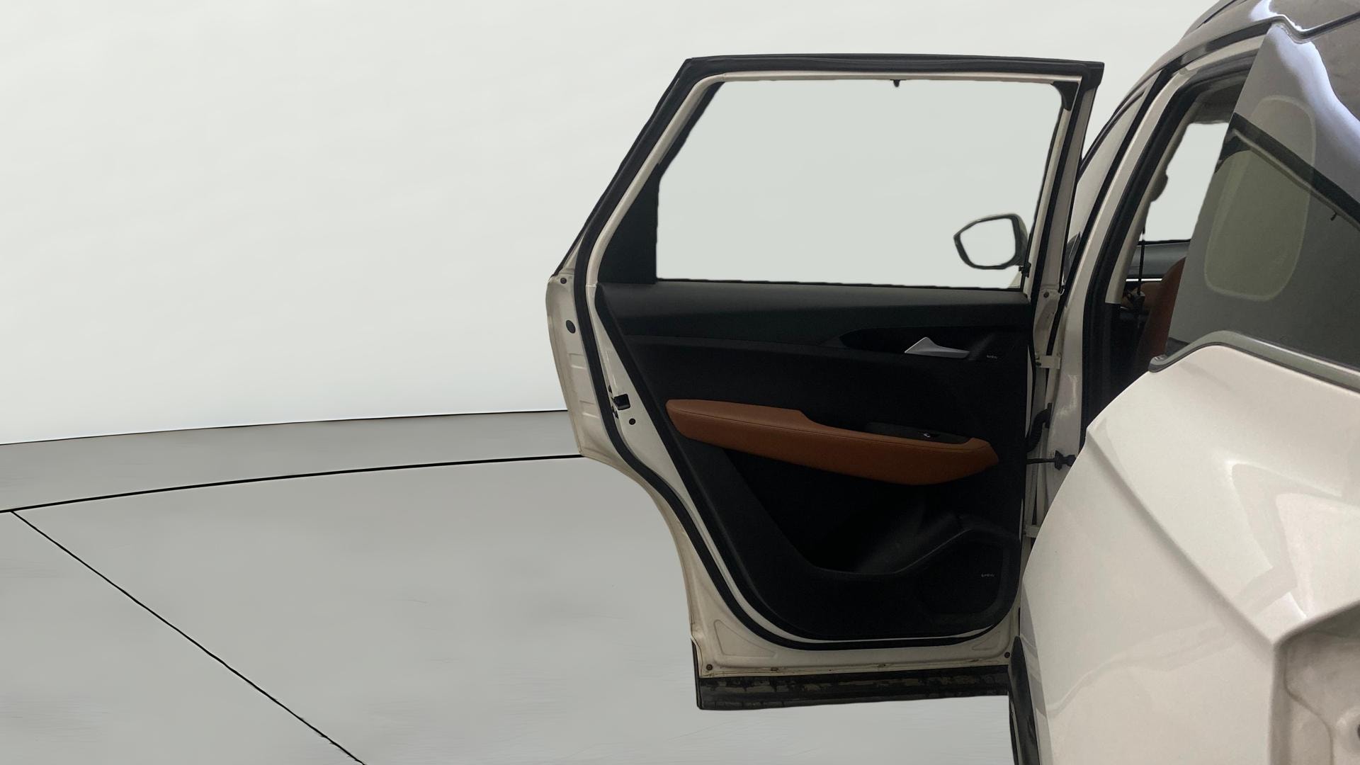 View 2020 MG Hector Plus Sharp Turbo 6 Seater Diesel Image 16 Used 2020 MG Hector Plus Sharp Turbo 6 Seater Diesel Image 16