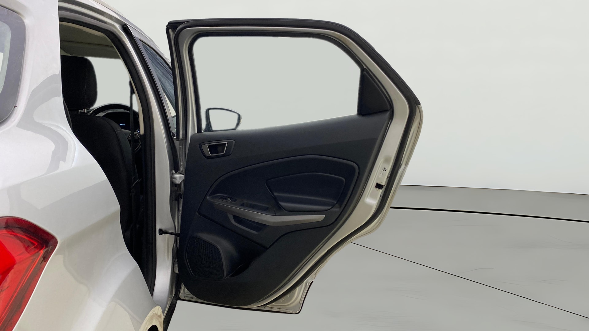 View 2019 Ford EcoSport 1.5 TDCi Diesel Ambiente BS IV Image 5 Used 2019 Ford EcoSport 1.5 TDCi Diesel Ambiente BS IV Image 5