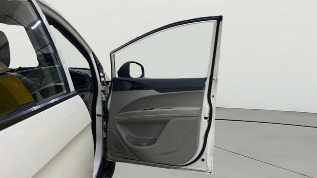 View Mahindra Marazzo Image 45 Used Mahindra Marazzo Image 45