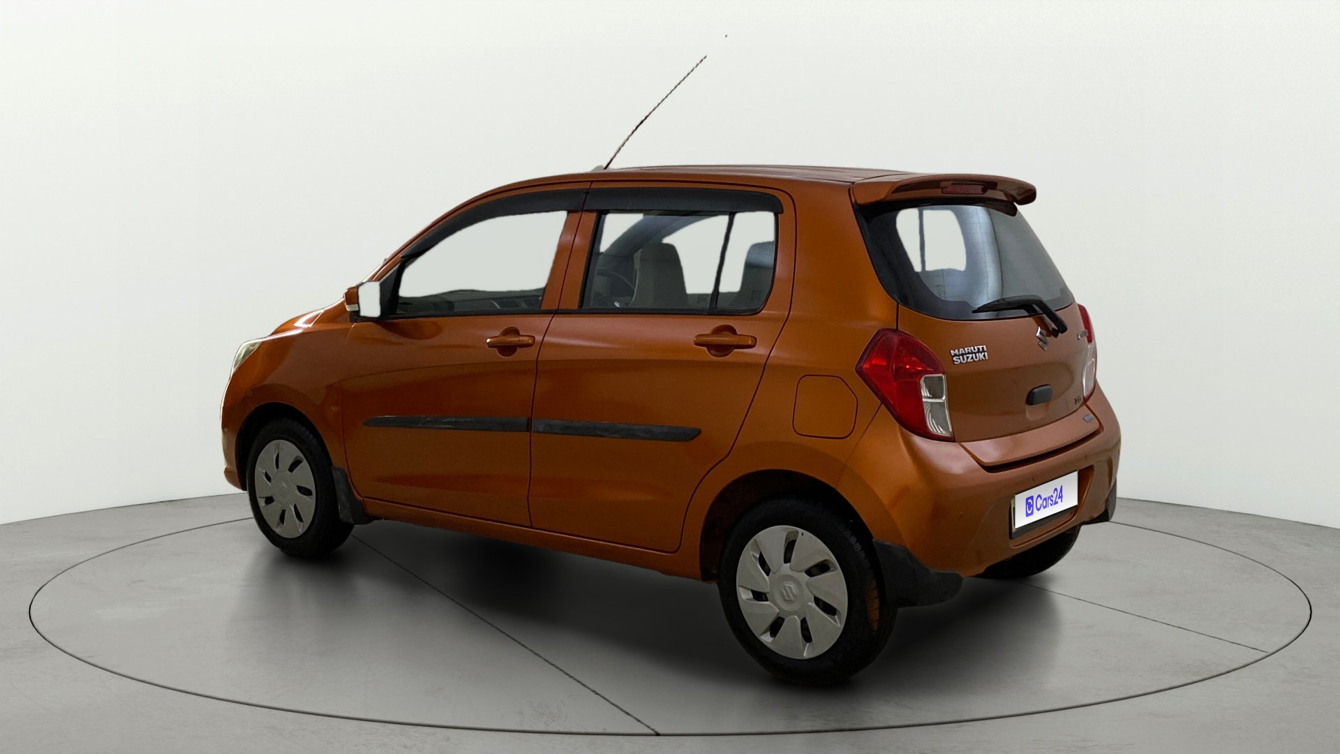 View 2018 Maruti Suzuki 1000 Base Variant Image 2 Used 2018 Maruti Suzuki 1000 Base Variant Image 2