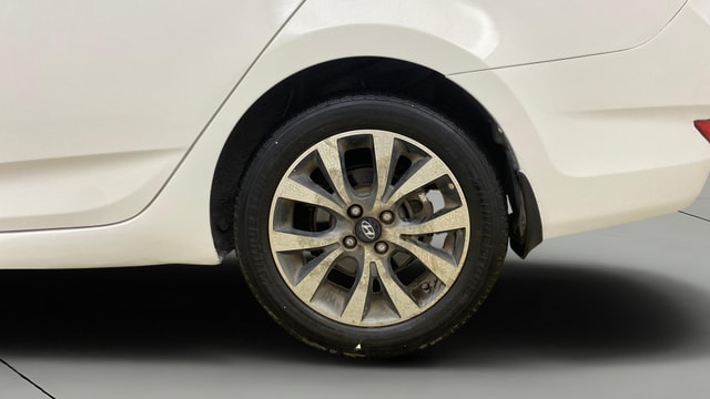 View Hyundai Fluidic Verna Image 11 Used Hyundai Fluidic Verna Image 11