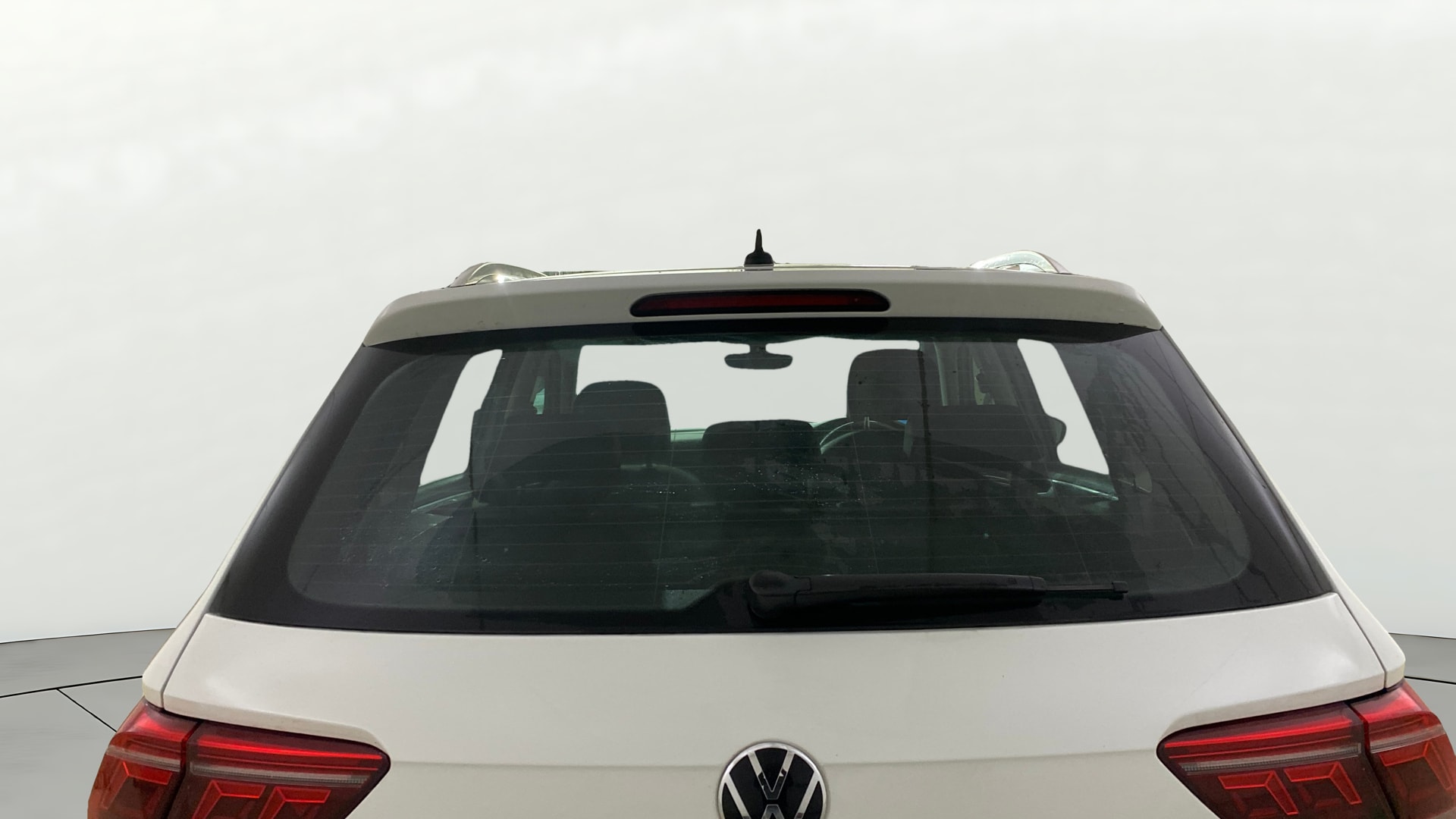 View 2022 Volkswagen Tiguan DSG 4MOTION Comfortline Image 4 Used 2022 Volkswagen Tiguan DSG 4MOTION Comfortline Image 4