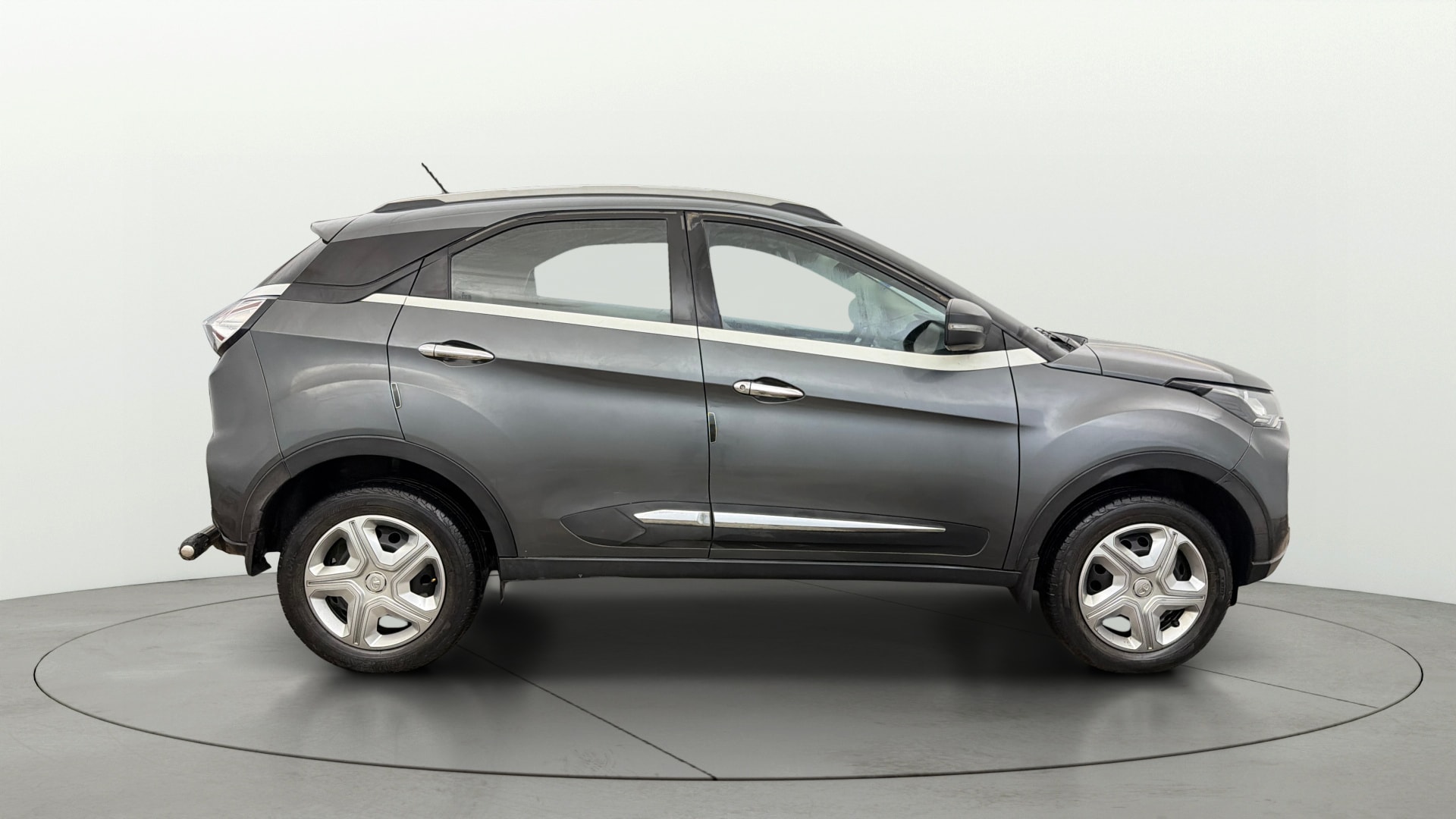 View 2021 Tata Nexon Revotron XMA AMT Image 8 Used 2021 Tata Nexon Revotron XMA AMT Image 8