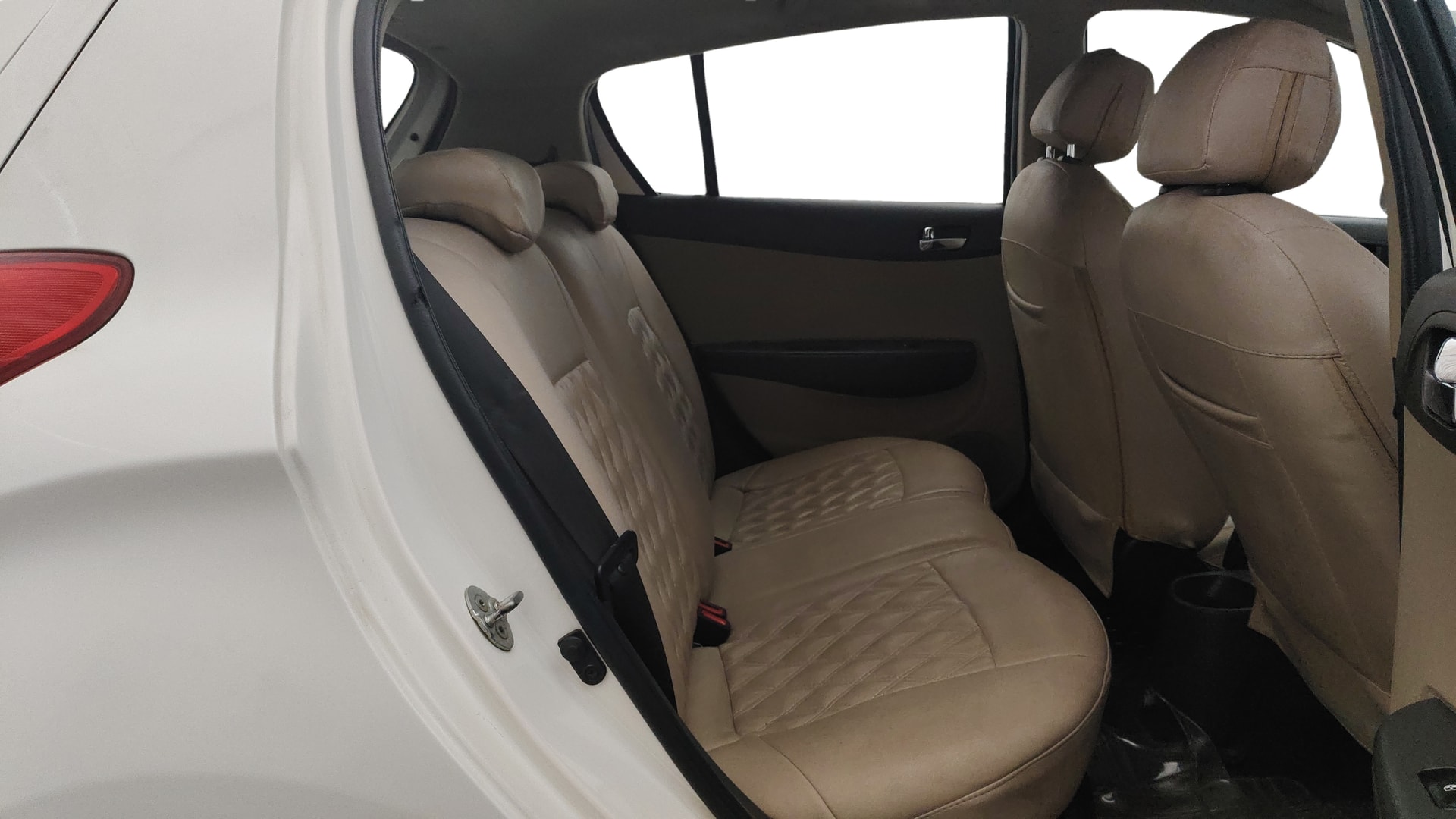 View 2014 Hyundai Elite i20 1.4 Era Diesel BS IV Image 29 Used 2014 Hyundai Elite i20 1.4 Era Diesel BS IV Image 29