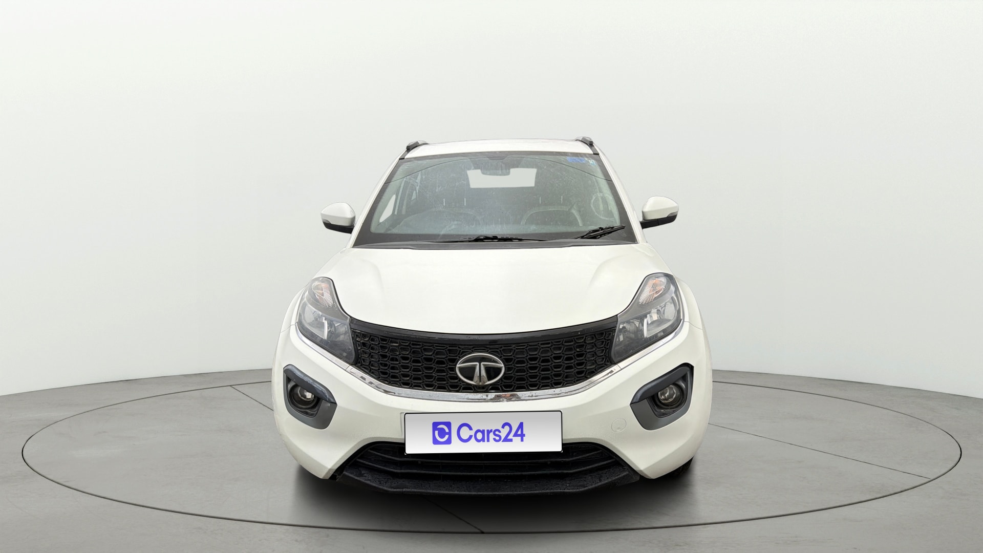 View 2018 Tata Nexon Revotron XT Image 1 Used 2018 Tata Nexon Revotron XT Image 1