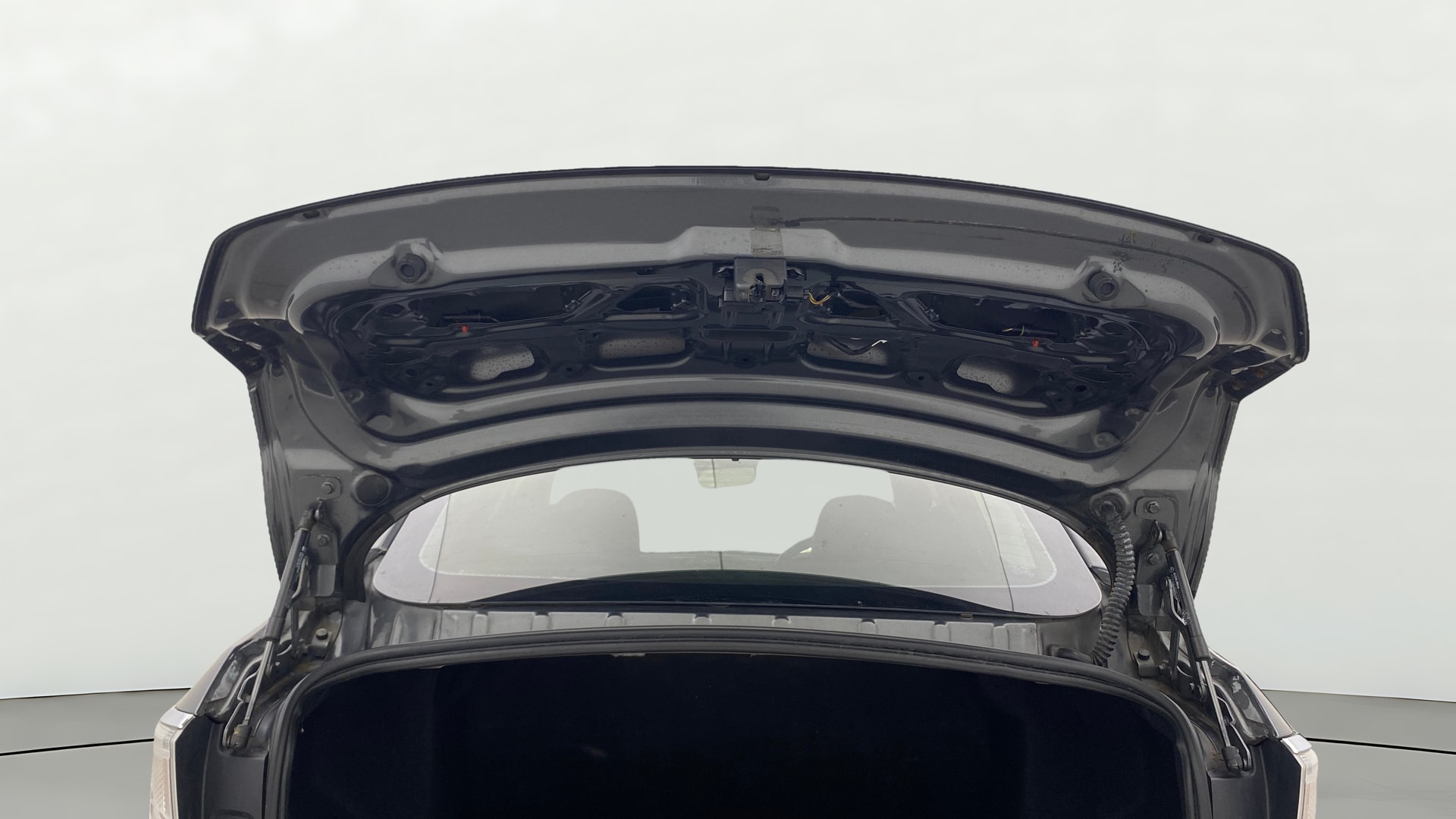 View 2022 Tata Tigor XE Diesel Image 16 Used 2022 Tata Tigor XE Diesel Image 16