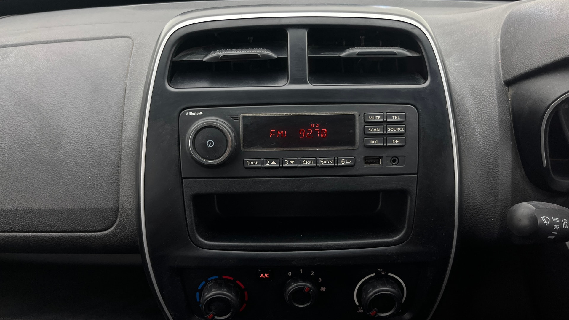 View 2019 Renault Kwid RXL Image 17 Used 2019 Renault Kwid RXL Image 17