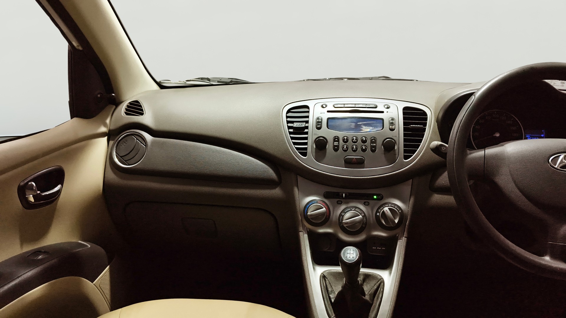 View 2015 Hyundai i10 1.2 Asta MT Image 17 Used 2015 Hyundai i10 1.2 Asta MT Image 17