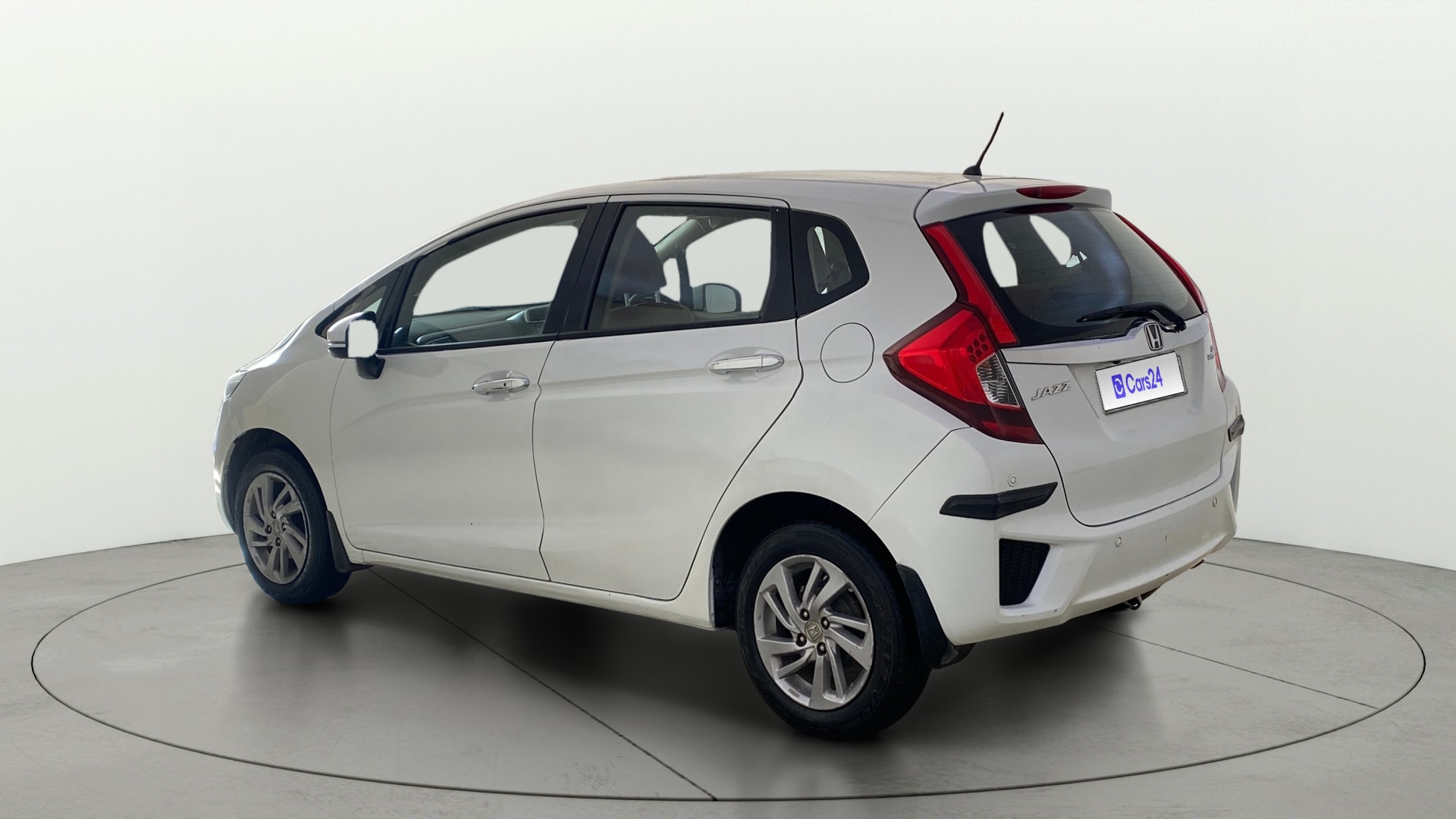 View 2019 Honda Jazz E MT Diesel Image 2 Used 2019 Honda Jazz E MT Diesel Image 2