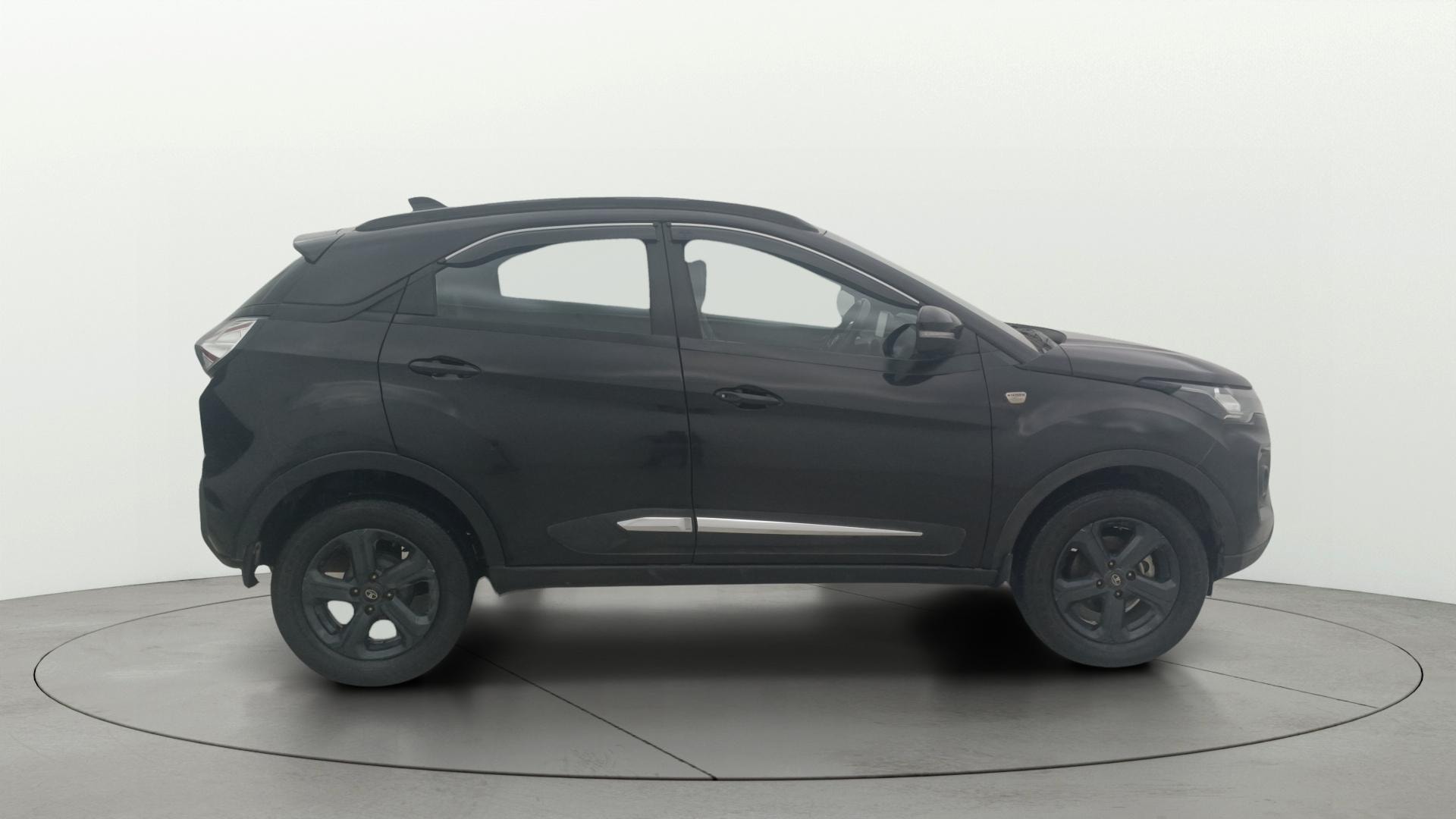 View 2022 Tata Nexon Revotron XE Image 9 Used 2022 Tata Nexon Revotron XE Image 9