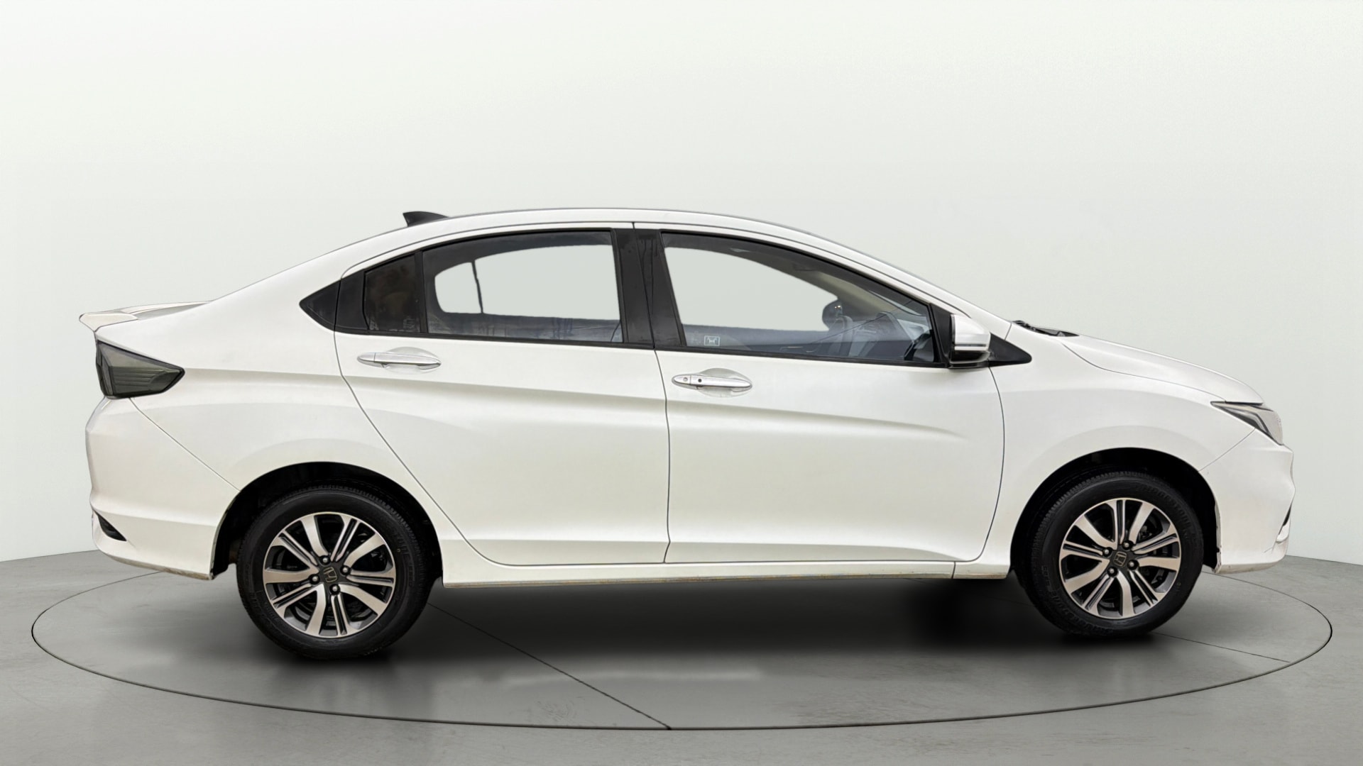 View 2022 Honda City ZX MT Diesel Anniversary Edition Image 9 Used 2022 Honda City ZX MT Diesel Anniversary Edition Image 9