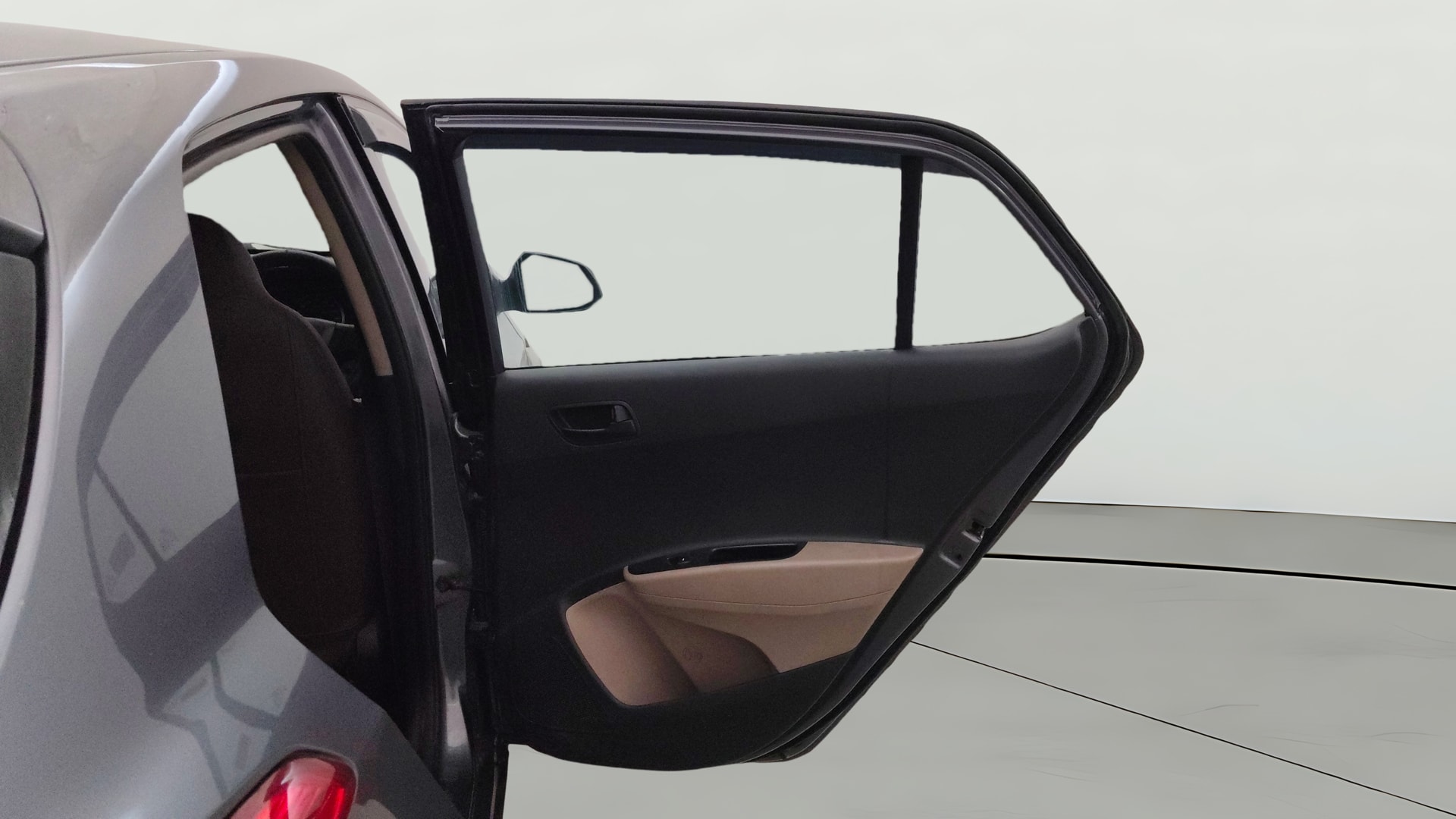 View 2014 Hyundai Grand i10 Magna 1.2 Kappa VTVT Image 7 Used 2014 Hyundai Grand i10 Magna 1.2 Kappa VTVT Image 7