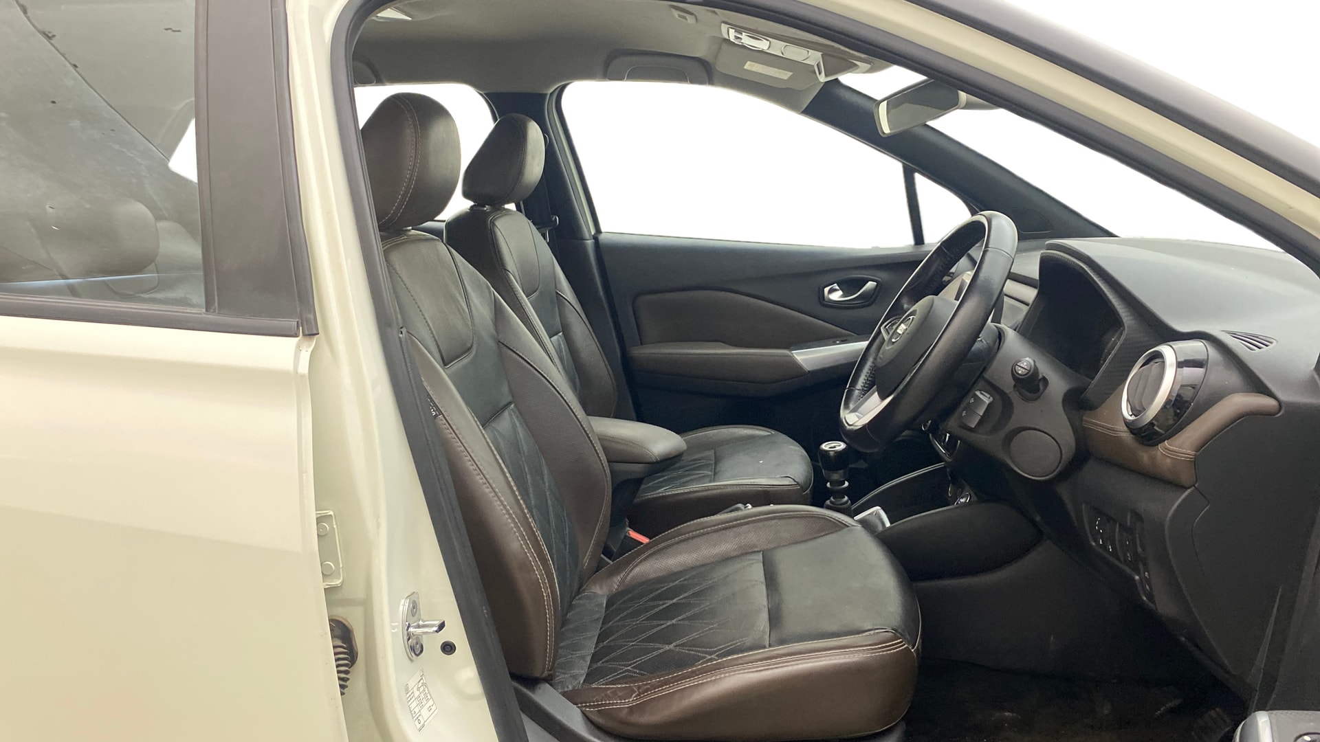 View 2020 Nissan Kicks XV Petrol BS IV Image 27 Used 2020 Nissan Kicks XV Petrol BS IV Image 27