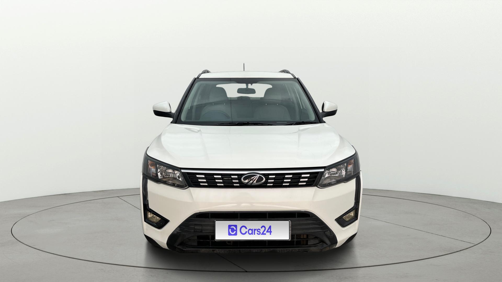2021 महिंद्रा एक्सयूवी300 W4 Petrol BS IV 2021 महिंद्रा एक्सयूवी300 W4 Petrol BS IV