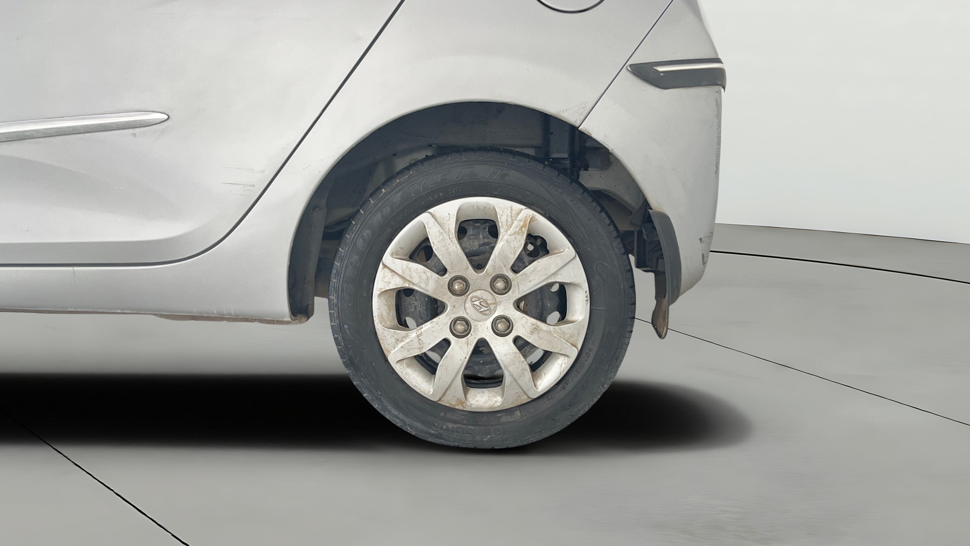 View 2016 Hyundai EON Magna Plus Image 11 Used 2016 Hyundai EON Magna Plus Image 11