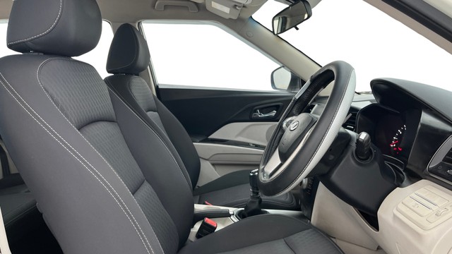 View Mahindra XUV300 Image 27 Used Mahindra XUV300 Image 27