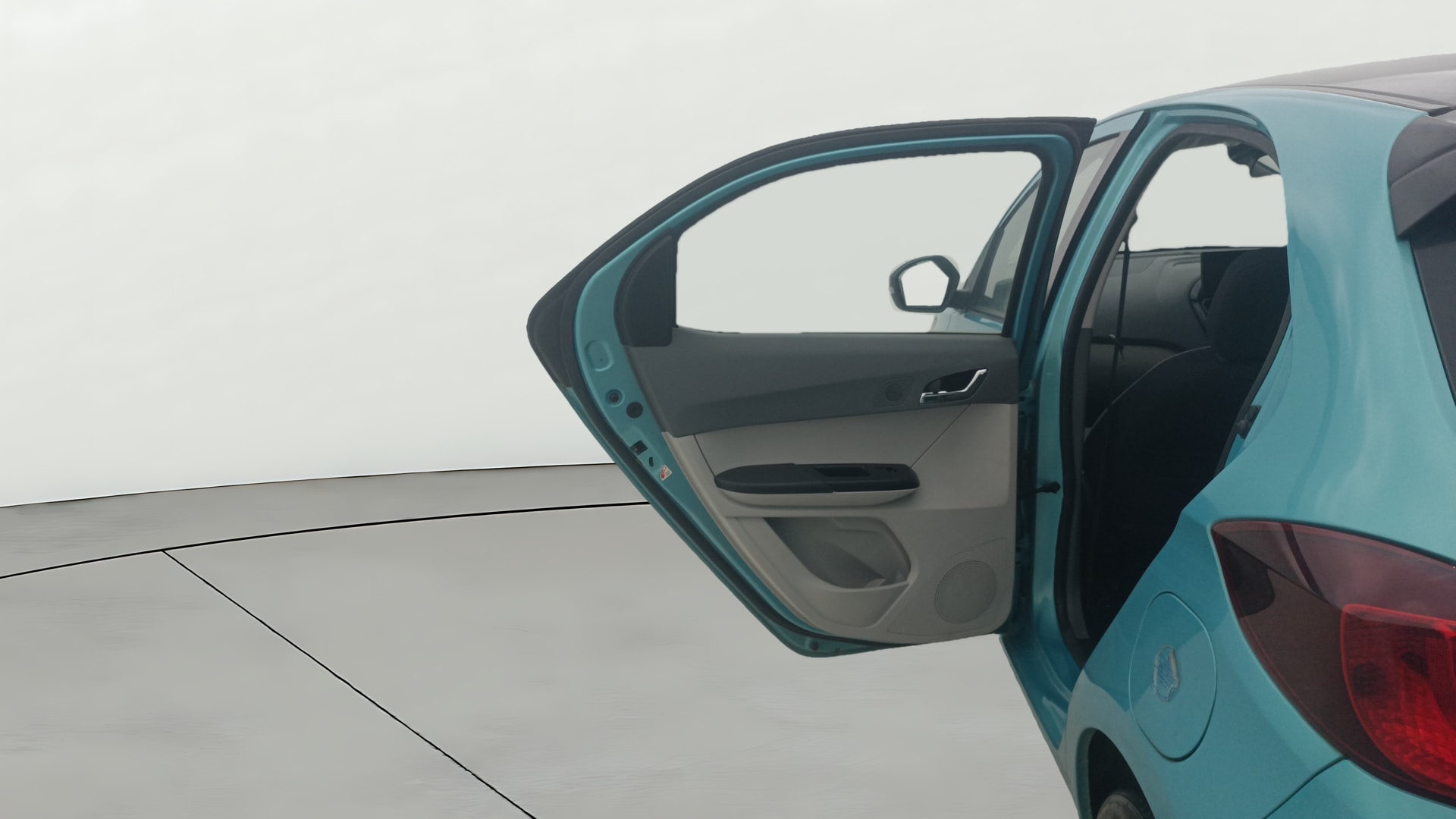 View 2025 Tata Tiago Revotorq XB Image 23 Used 2025 Tata Tiago Revotorq XB Image 23