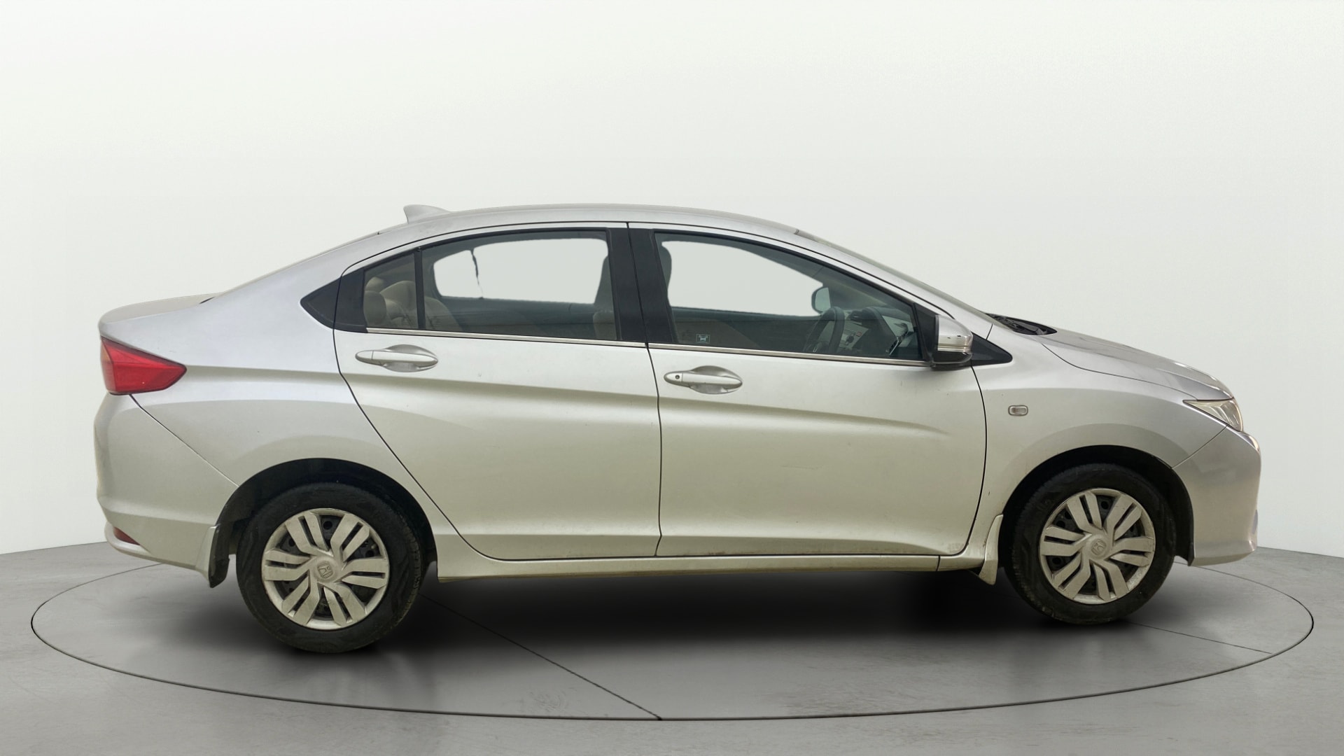 View 2015 Honda City ZX MT Diesel Anniversary Edition Image 8 Used 2015 Honda City ZX MT Diesel Anniversary Edition Image 8