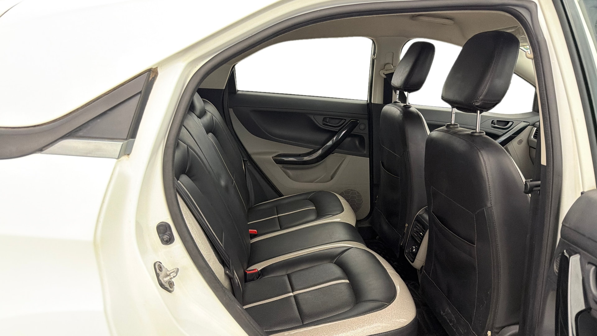 View 2018 Tata Nexon Revotron XT Image 28 Used 2018 Tata Nexon Revotron XT Image 28