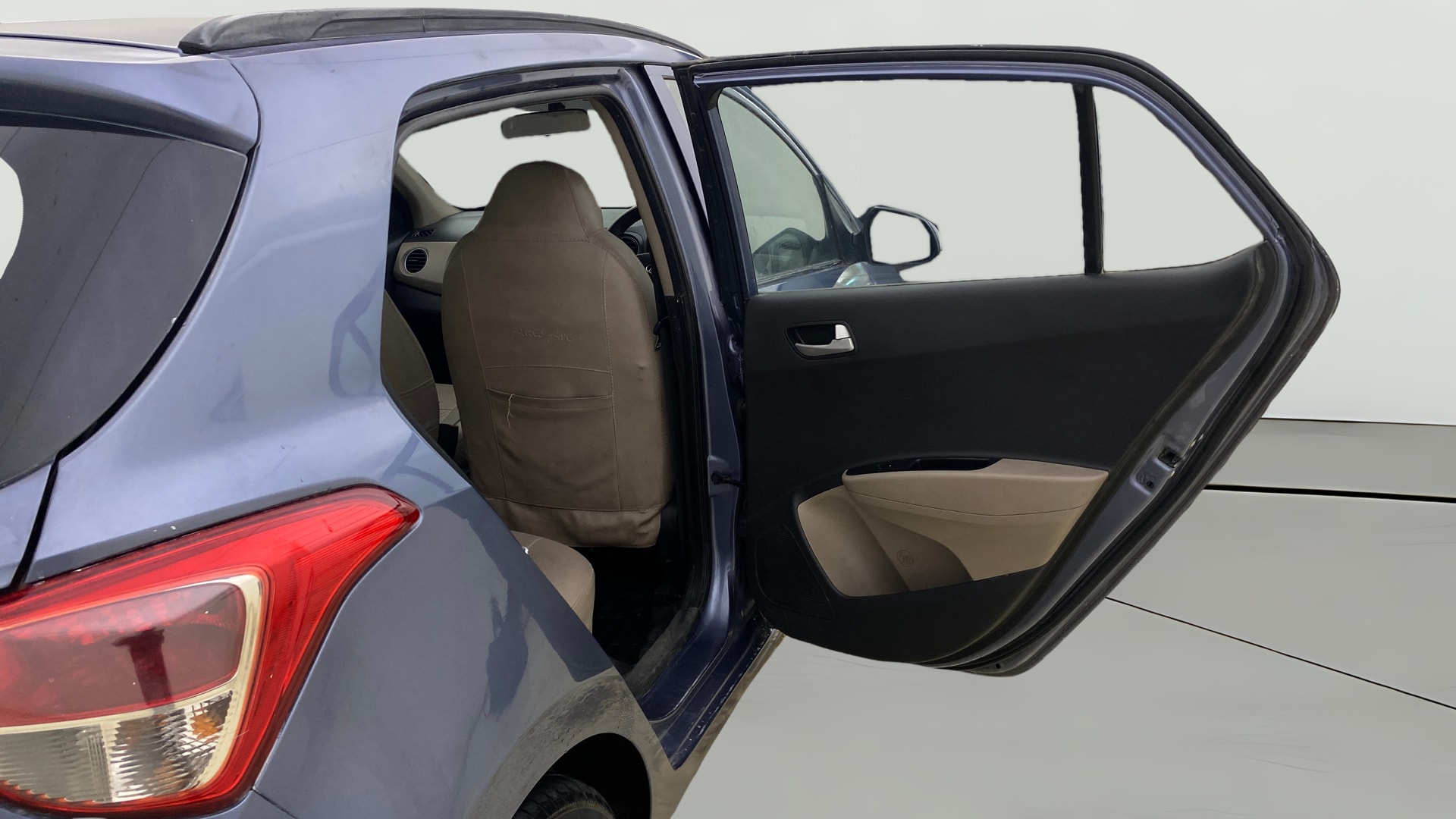 View 2015 Hyundai Grand i10 Sportz 1.2 Kappa Image 7 Used 2015 Hyundai Grand i10 Sportz 1.2 Kappa Image 7