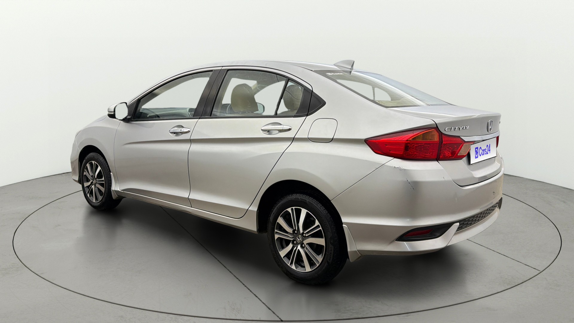 View 2017 Honda City ZX MT Diesel Anniversary Edition Image 2 Used 2017 Honda City ZX MT Diesel Anniversary Edition Image 2