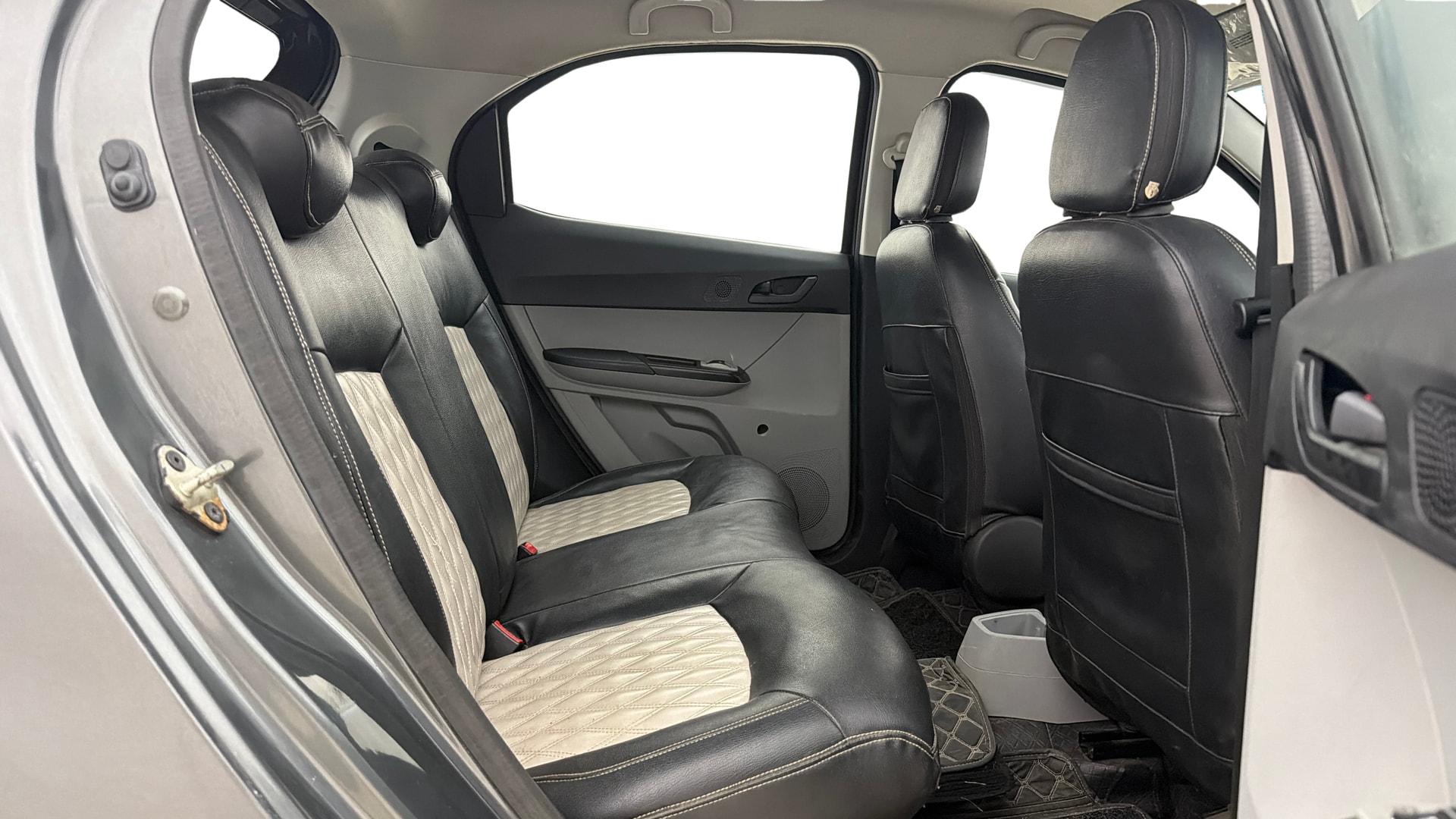View 2022 Tata Tiago Revotorq XB Image 29 Used 2022 Tata Tiago Revotorq XB Image 29