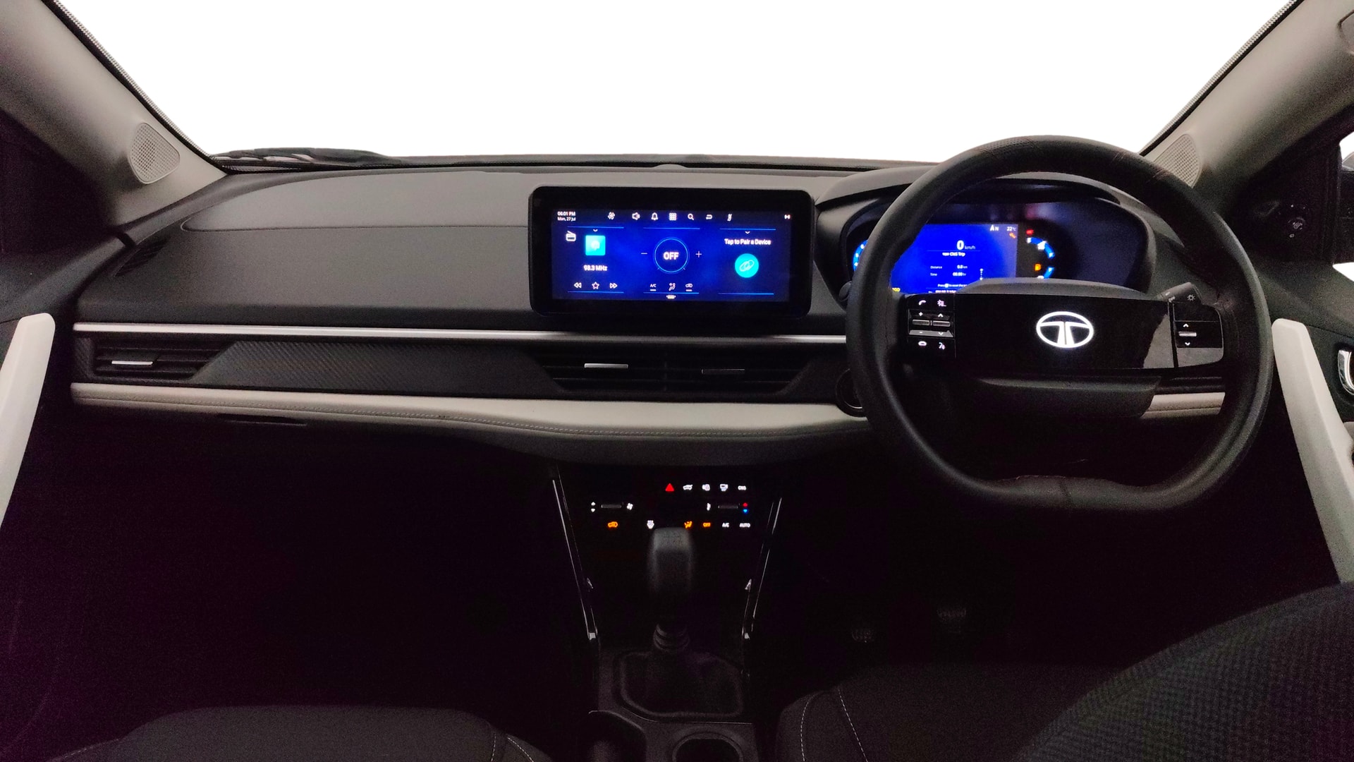 View 2024 Tata Nexon Creative Plus 1.2 iCNG Image 15 Used 2024 Tata Nexon Creative Plus 1.2 iCNG Image 15