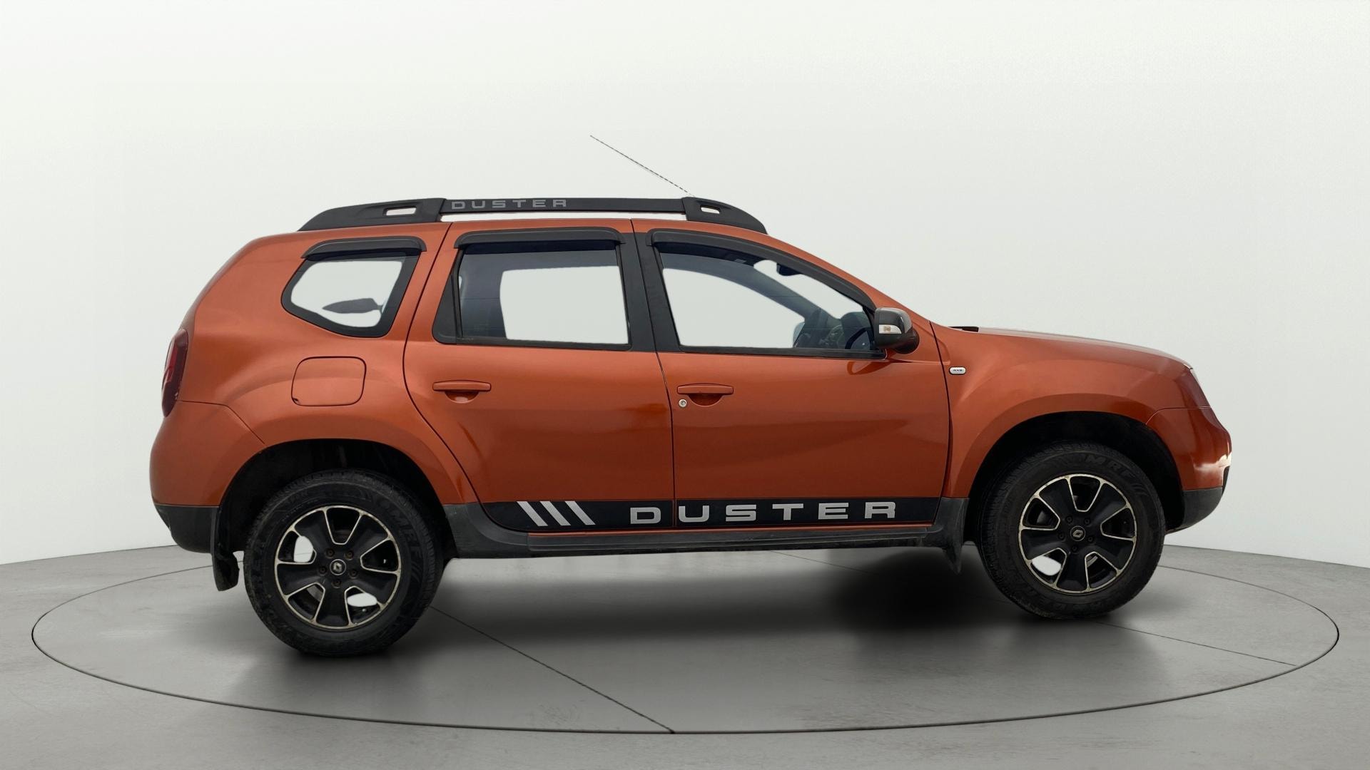 View 2018 Renault Duster Petrol RxS CVT Petrol Image 8 Used 2018 Renault Duster Petrol RxS CVT Petrol Image 8