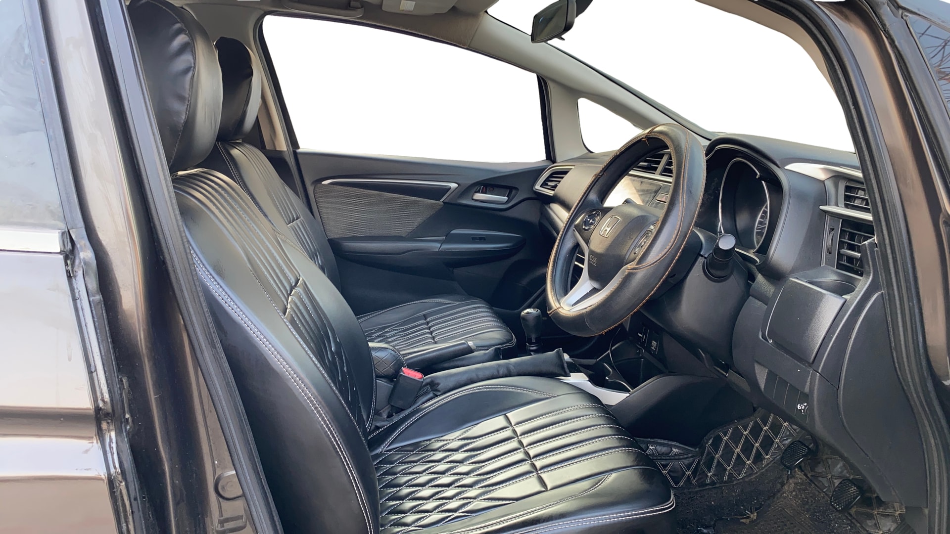 View 2018 Honda WR-V S MT Diesel Edge Edition Image 18 Used 2018 Honda WR-V S MT Diesel Edge Edition Image 18