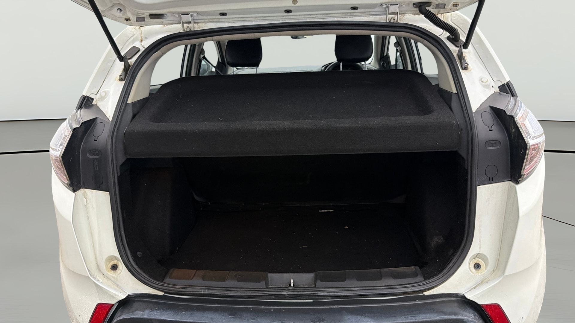 View 2018 Tata Nexon Revotron XT Image 36 Used 2018 Tata Nexon Revotron XT Image 36