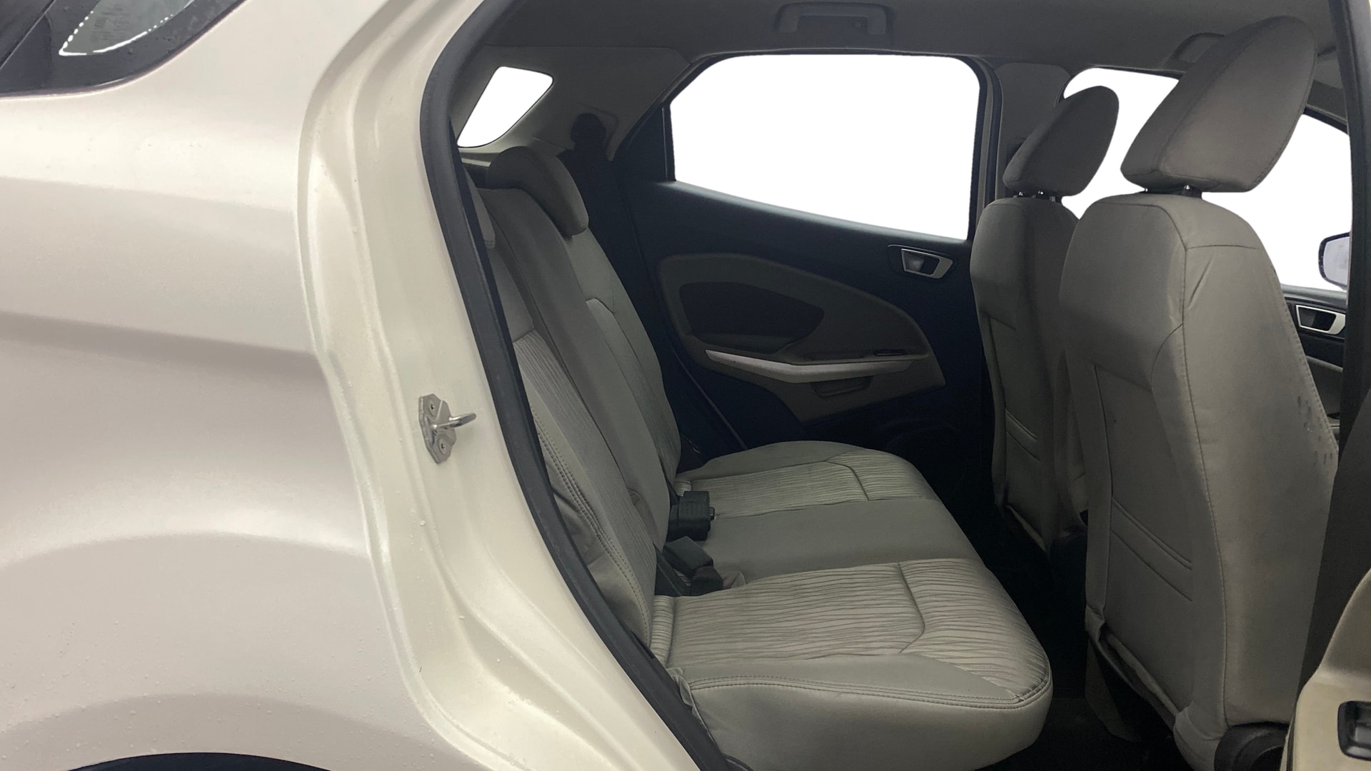 View 2016 Ford EcoSport 1.5 TDCi Diesel Ambiente BS IV Image 28 Used 2016 Ford EcoSport 1.5 TDCi Diesel Ambiente BS IV Image 28