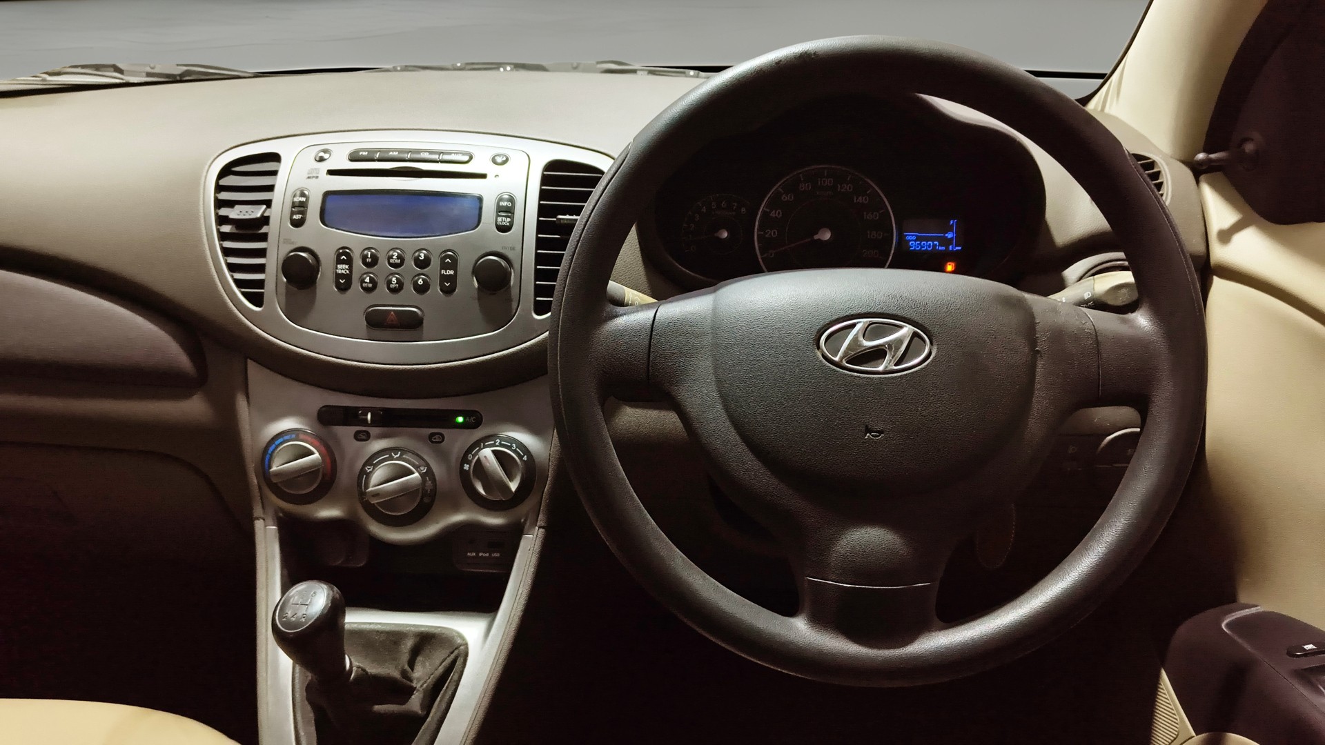 View 2015 Hyundai i10 1.2 Asta MT Image 20 Used 2015 Hyundai i10 1.2 Asta MT Image 20