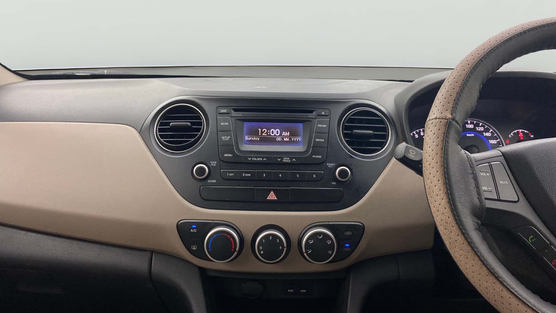 View 2015 Hyundai Grand i10 Sportz 1.2 Kappa Image 17 Used 2015 Hyundai Grand i10 Sportz 1.2 Kappa Image 17