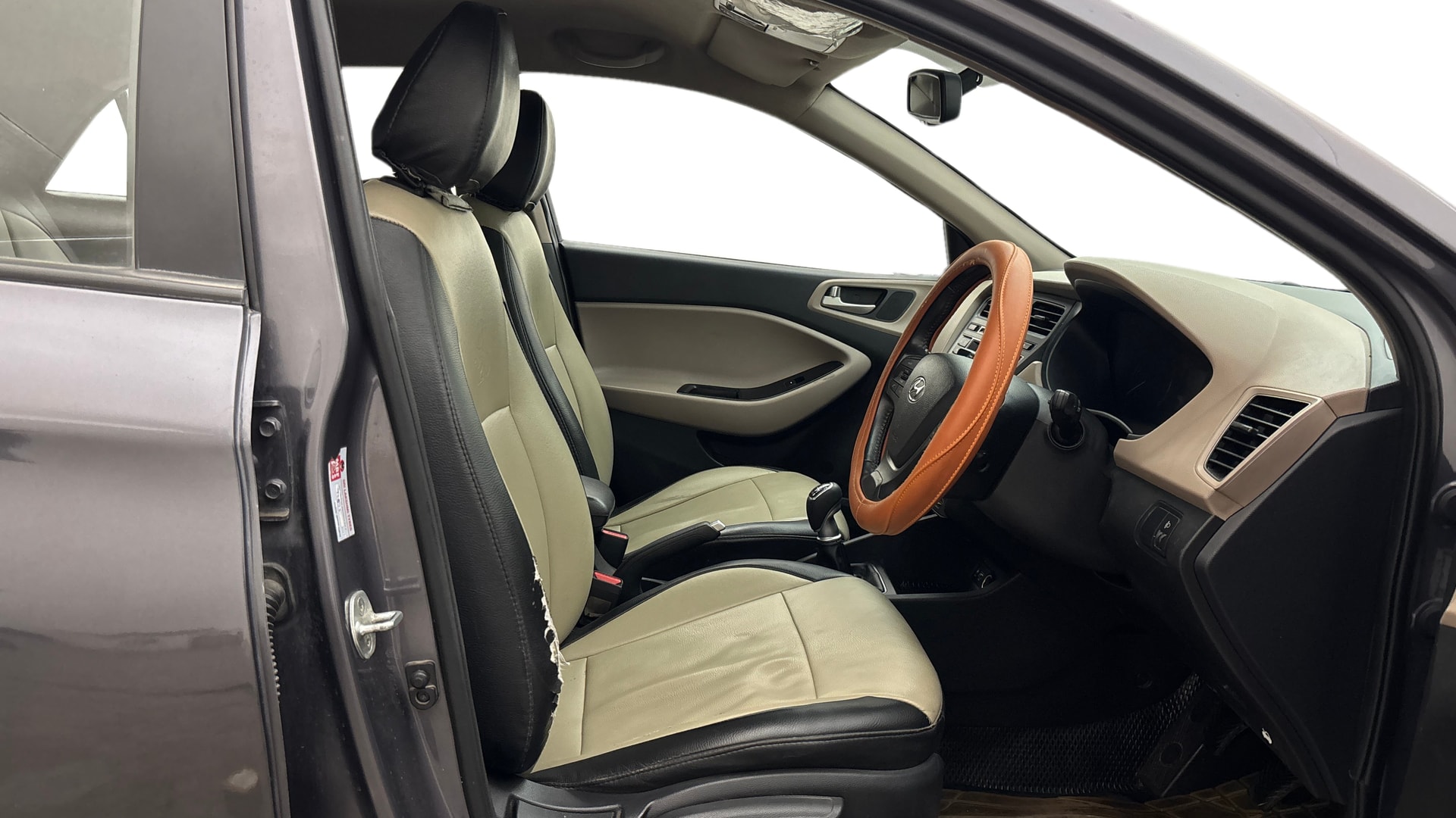 View 2015 Hyundai Elite i20 1.4 Sportz Option Diesel Image 25 Used 2015 Hyundai Elite i20 1.4 Sportz Option Diesel Image 25