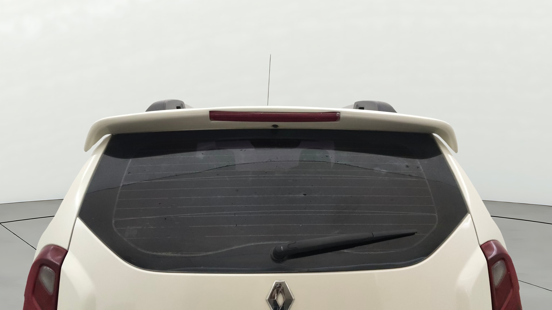 View 2019 Renault Duster Diesel 110PS RXZ AMT Image 4 Used 2019 Renault Duster Diesel 110PS RXZ AMT Image 4