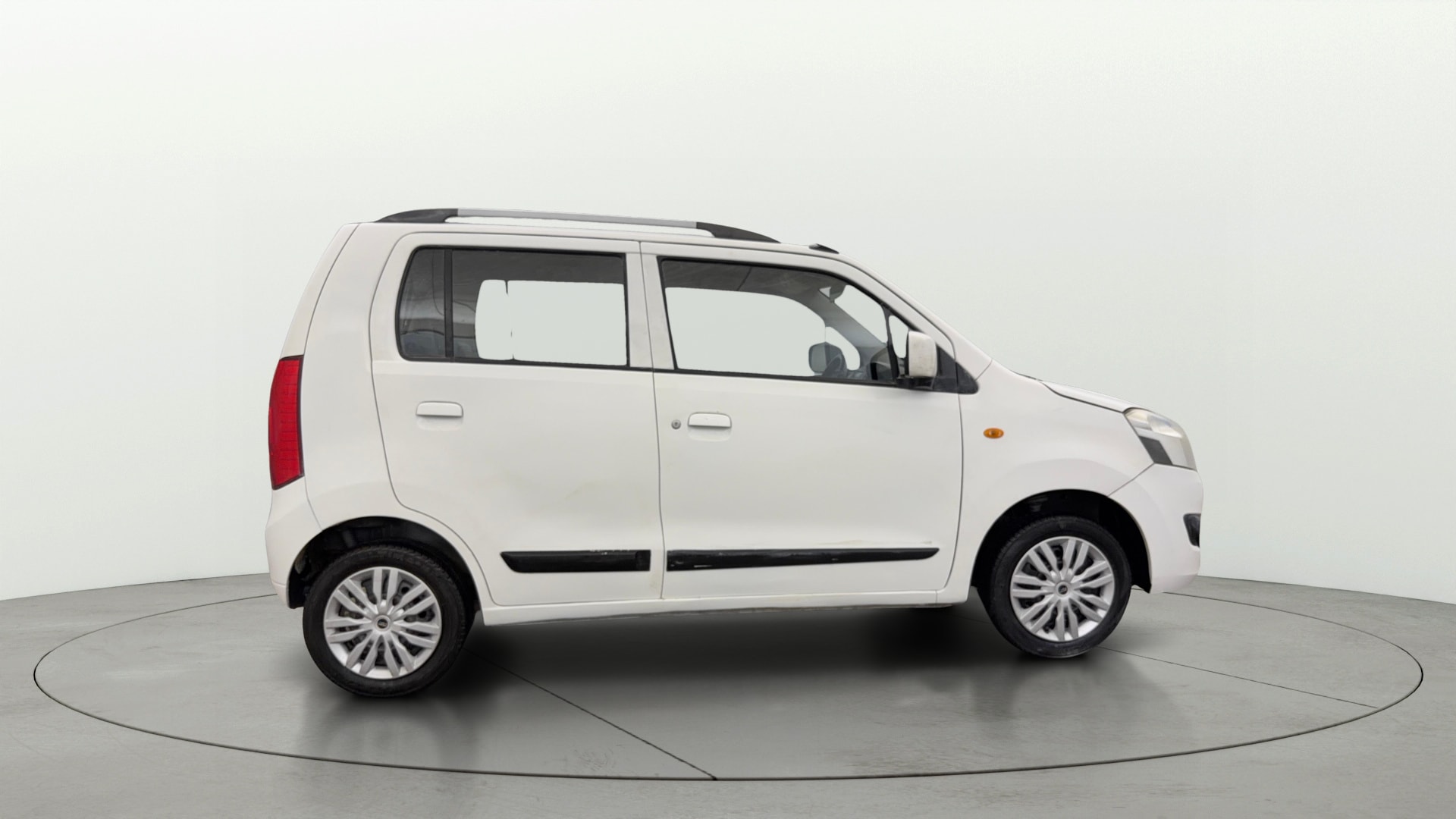 View 2018 Maruti Suzuki 1000 Base Variant Image 8 Used 2018 Maruti Suzuki 1000 Base Variant Image 8