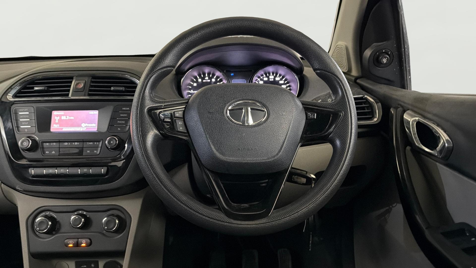 View 2018 Tata Tiago Revotorq XB Image 20 Used 2018 Tata Tiago Revotorq XB Image 20