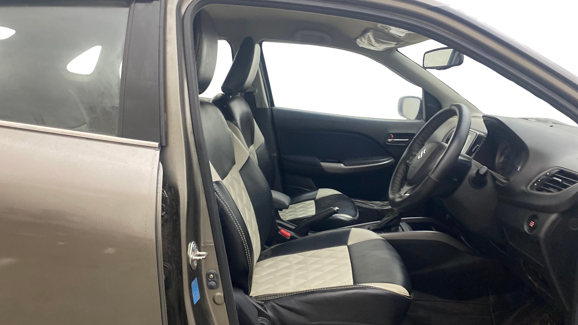 View 2020 Maruti Suzuki 1000 Base Variant Image 26 Used 2020 Maruti Suzuki 1000 Base Variant Image 26