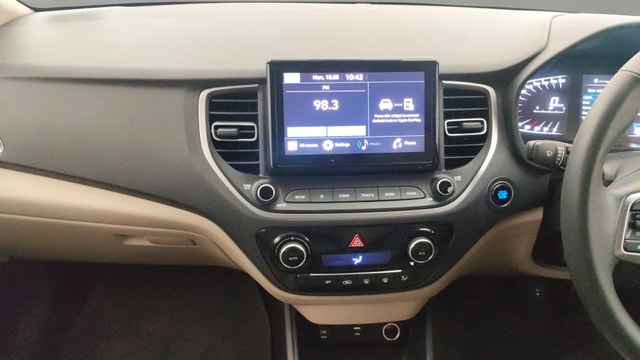 View Hyundai Verna Image 32 Used Hyundai Verna Image 32