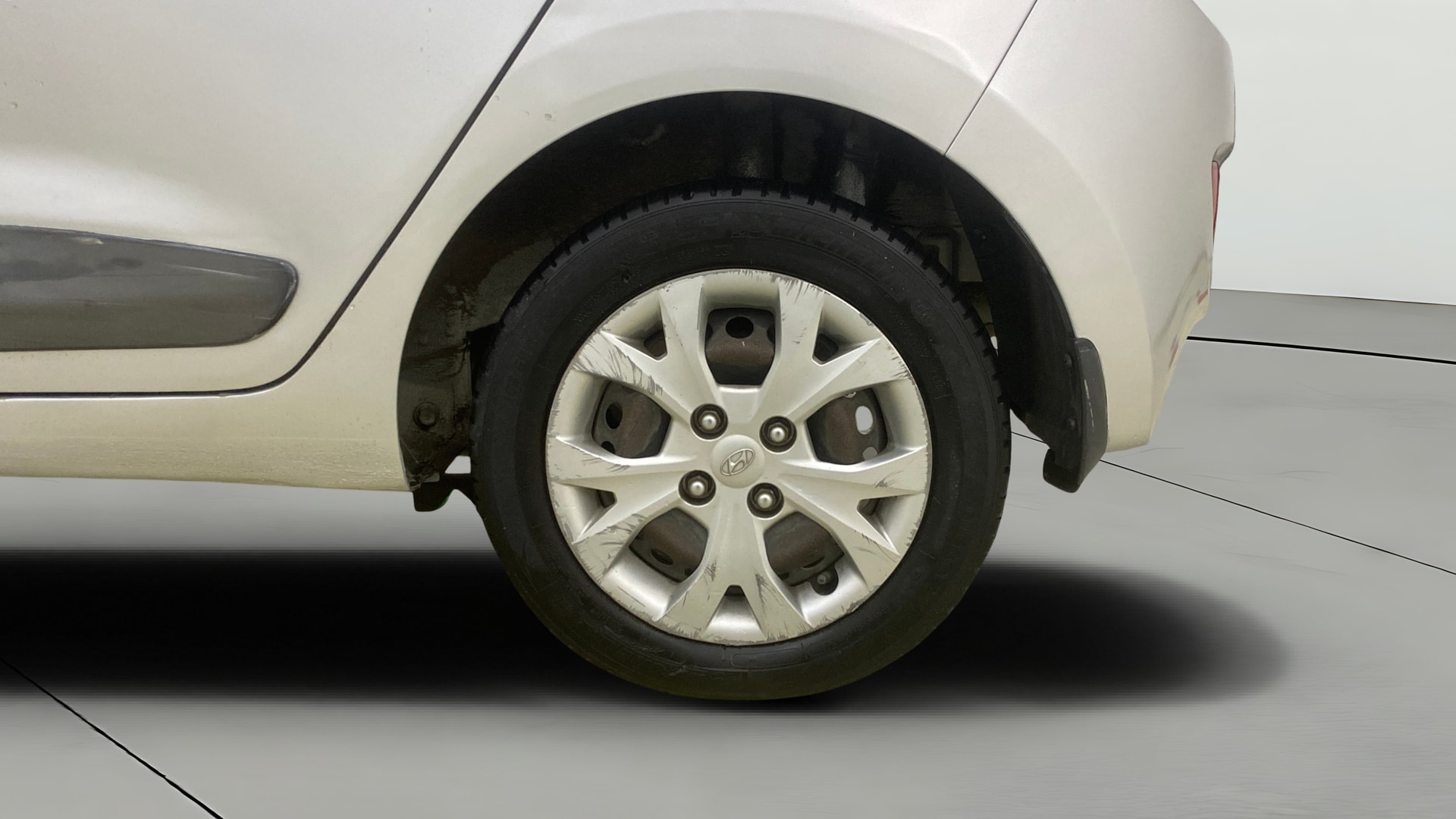 View 2015 Hyundai Grand i10 Sportz 1.2 Kappa Image 11 Used 2015 Hyundai Grand i10 Sportz 1.2 Kappa Image 11