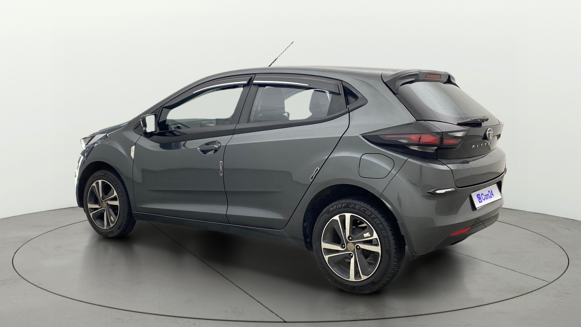 View 2024 Tata Altroz XZ Petrol Image 2 Used 2024 Tata Altroz XZ Petrol Image 2