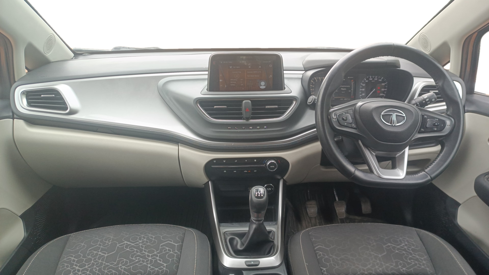 View 2023 Tata Altroz XZ Petrol Image 15 Used 2023 Tata Altroz XZ Petrol Image 15